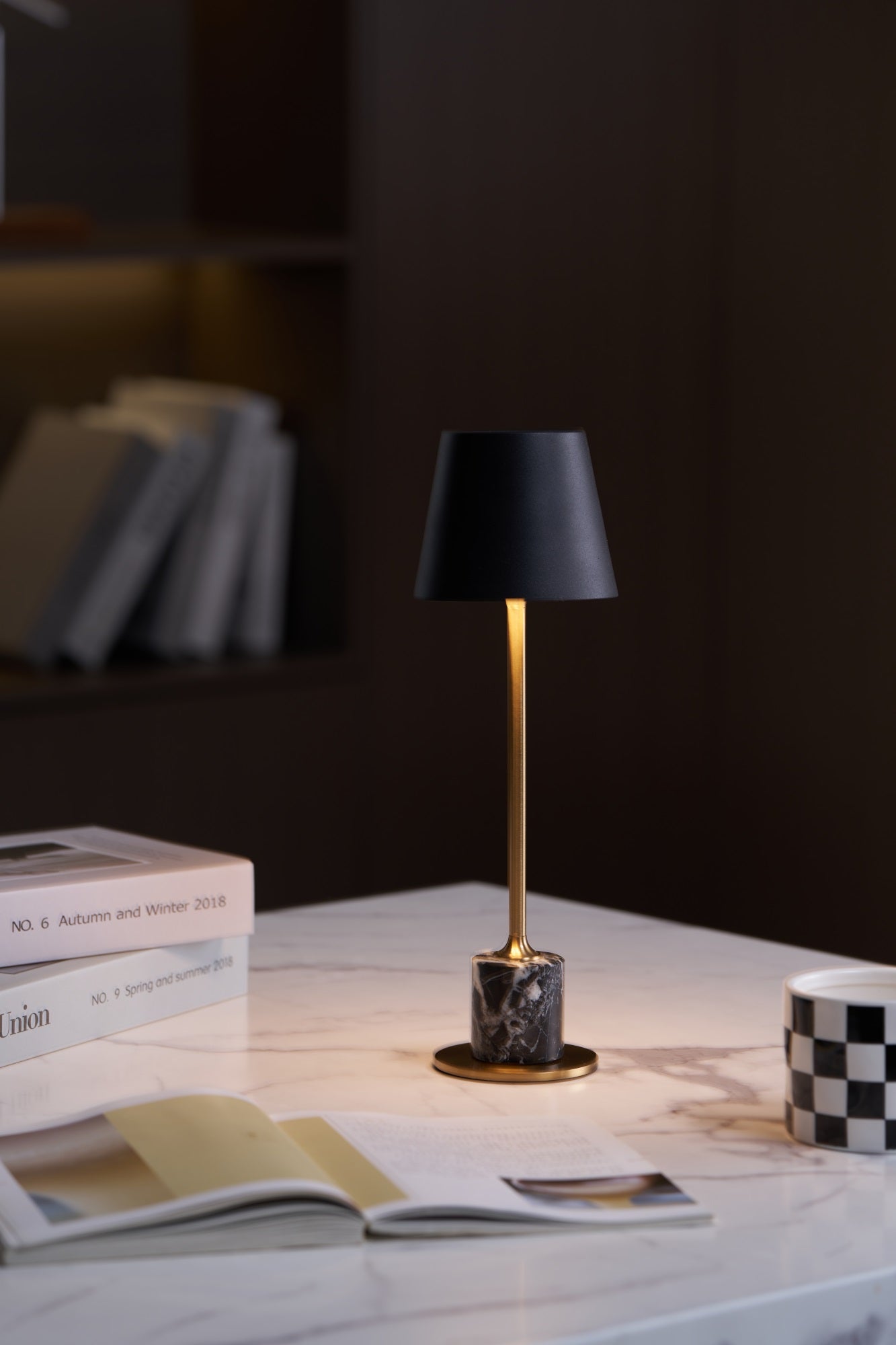 WOW Lirio Mini Marble Table Lamp