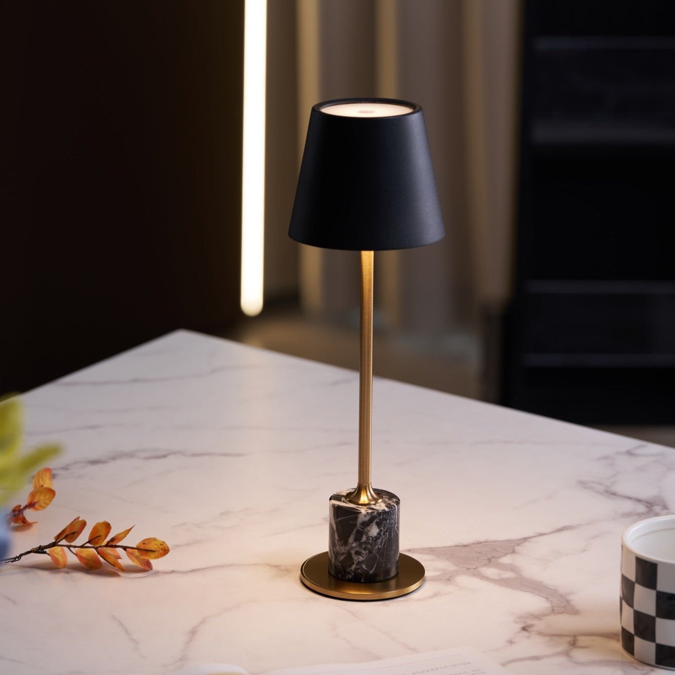 WOW Lirio Mini Marble Table Lamp