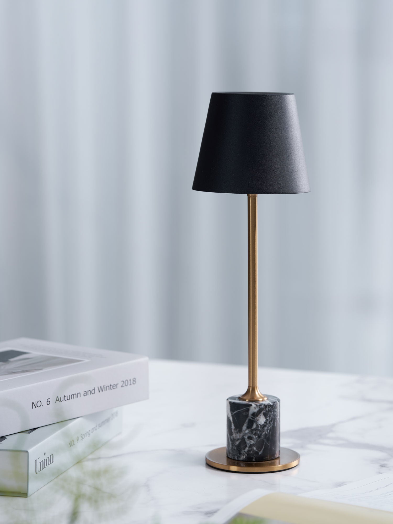 WOW Lirio Mini Marble Table Lamp