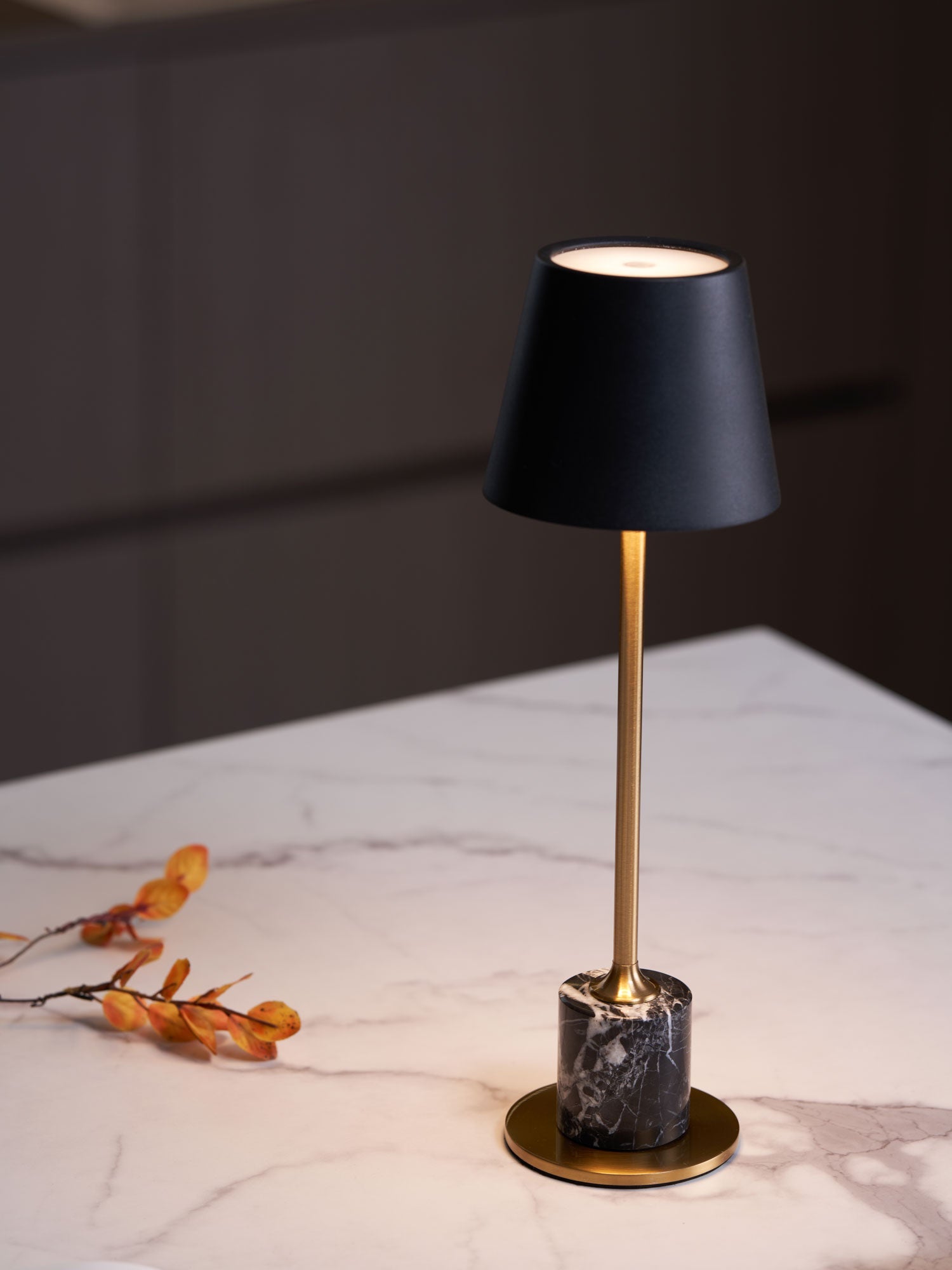 WOW Lirio Mini Marble Table Lamp