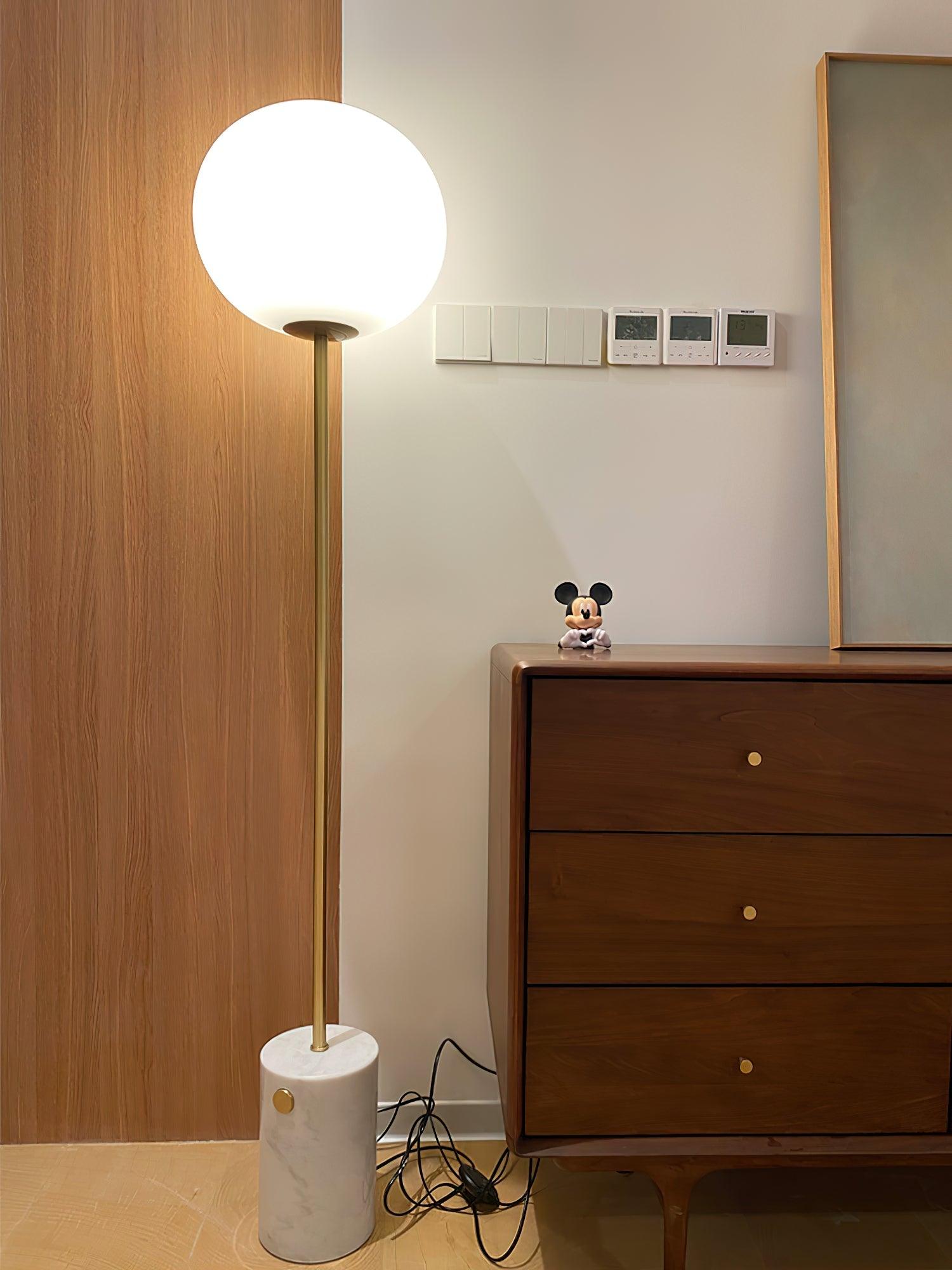 WOW Jwda Floor Lamp