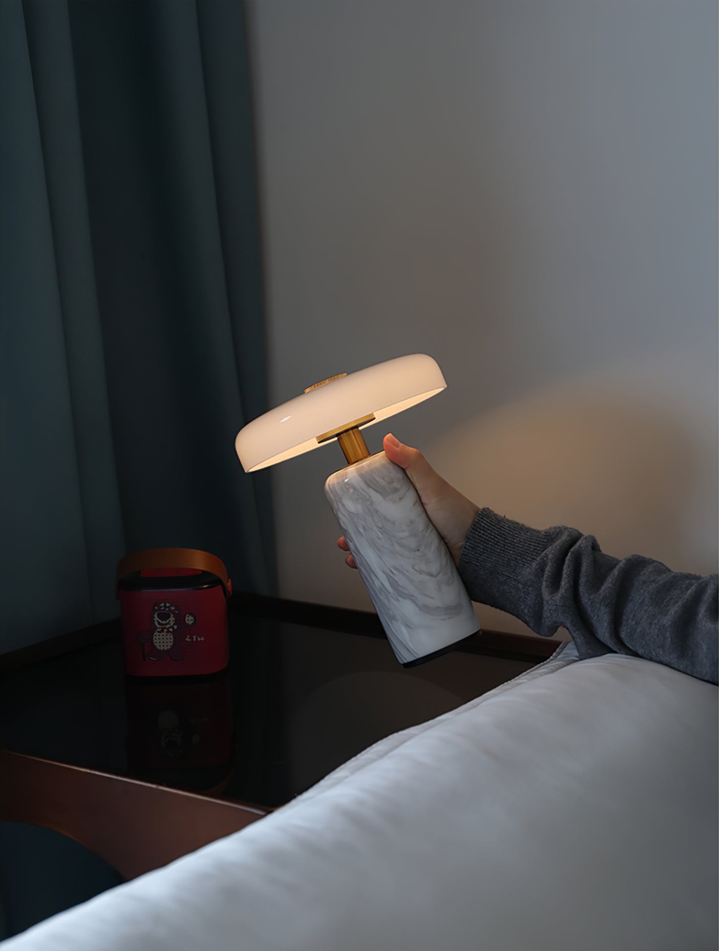 WOW Lunara Marble Table Lamp