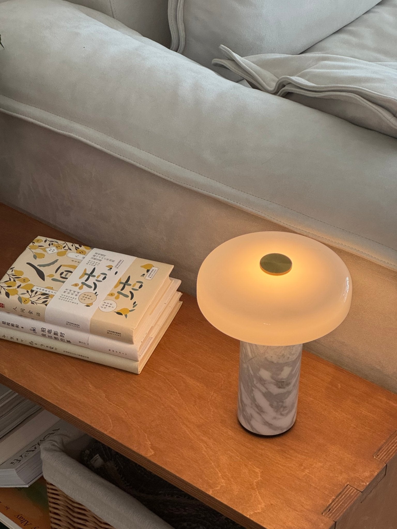 WOW Lunara Marble Table Lamp