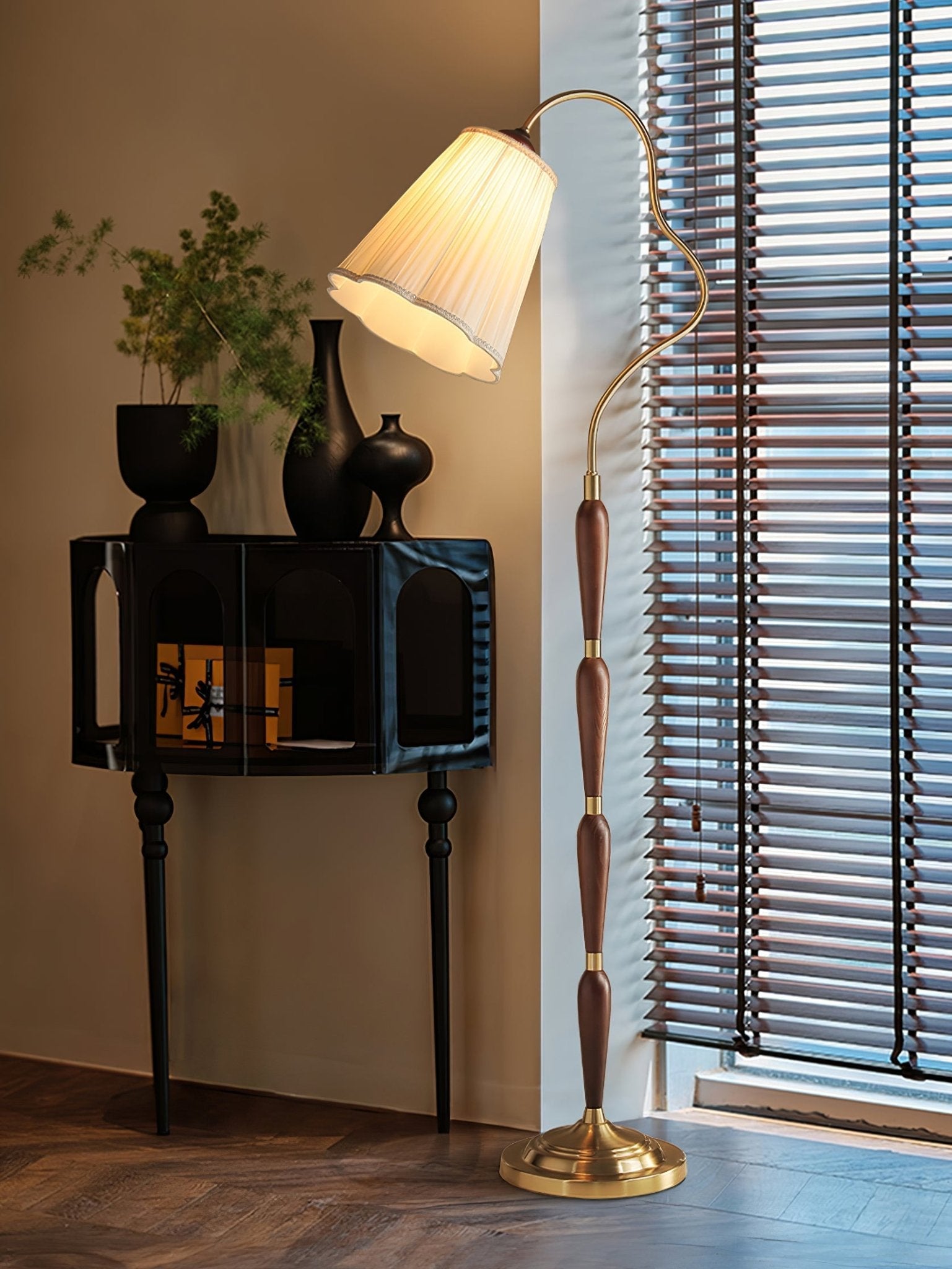 WOW Marcellus Arc Floor Lamp