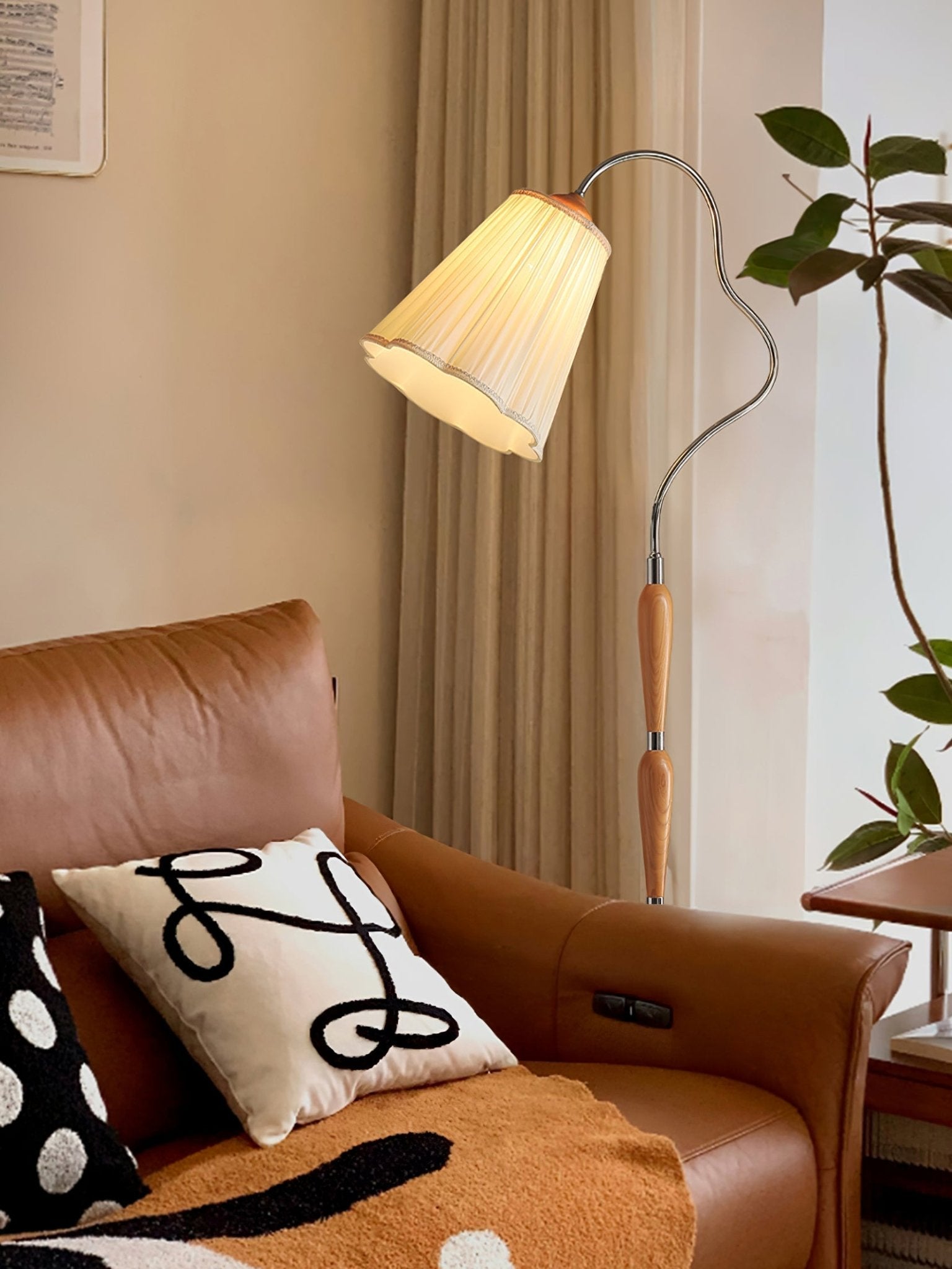 WOW Marcellus Arc Floor Lamp