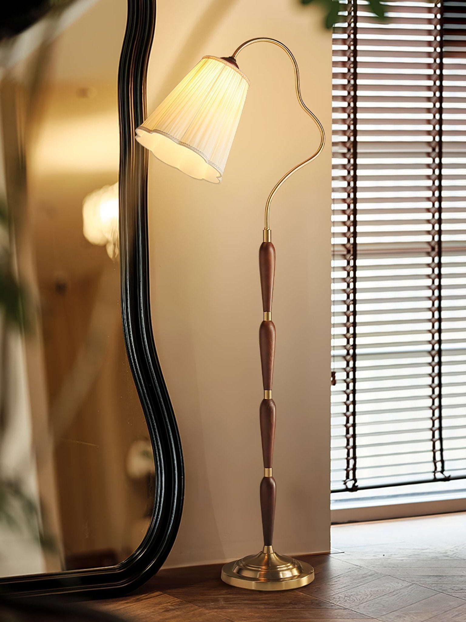 WOW Marcellus Arc Floor Lamp