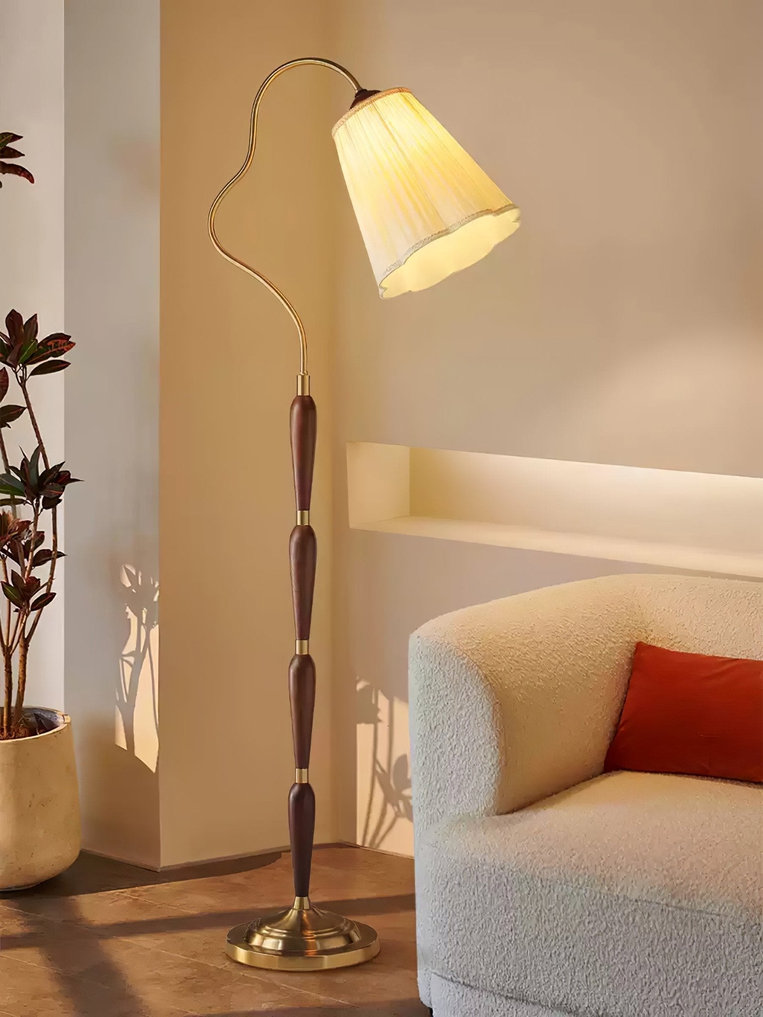 WOW Marcellus Arc Floor Lamp
