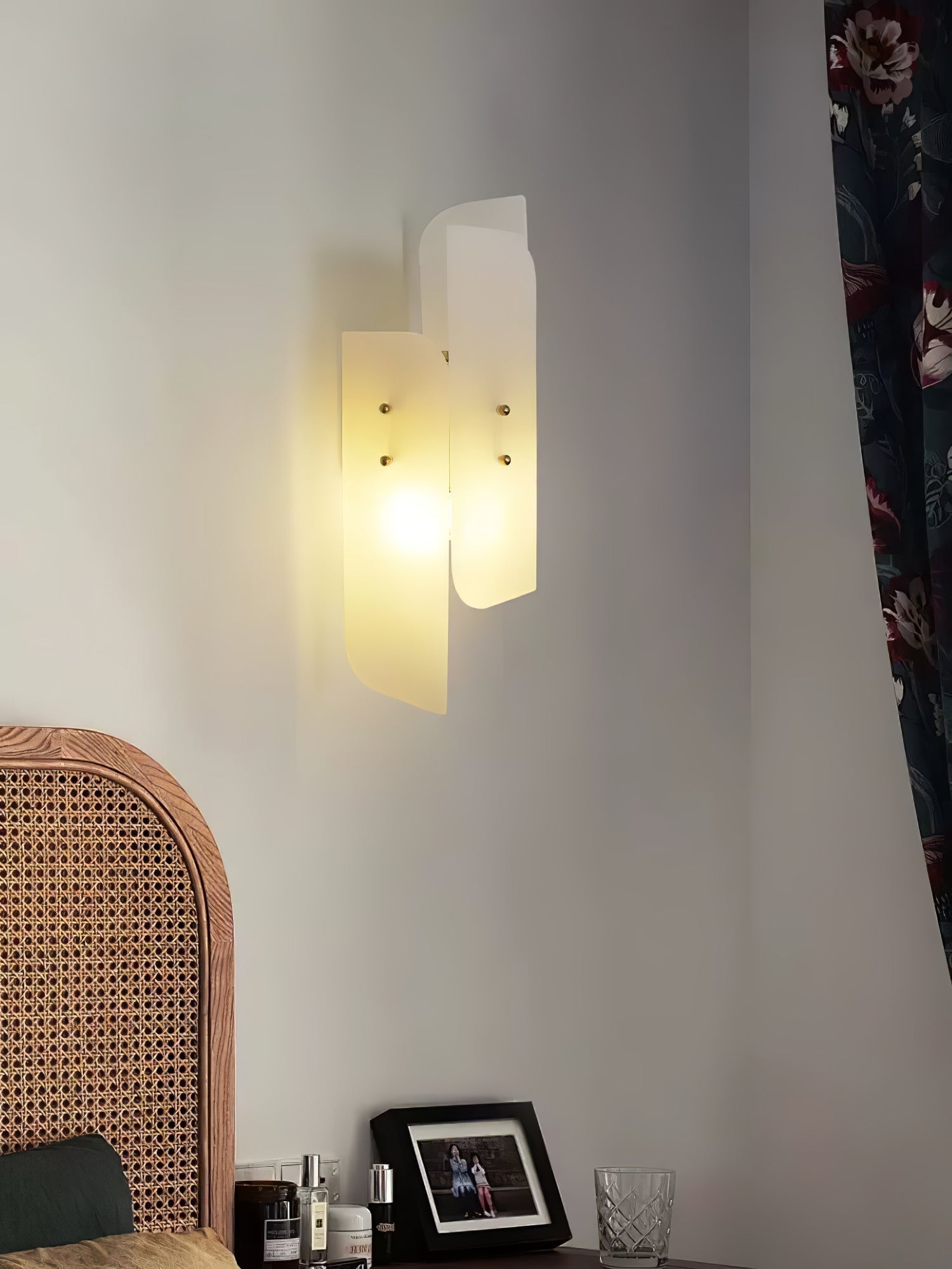 WOW Megalith Alabaster Wall Light