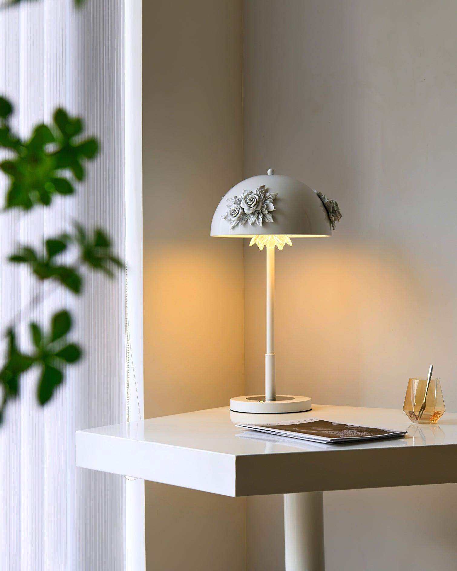 WOW Meni Table Built-in Battery Lamp