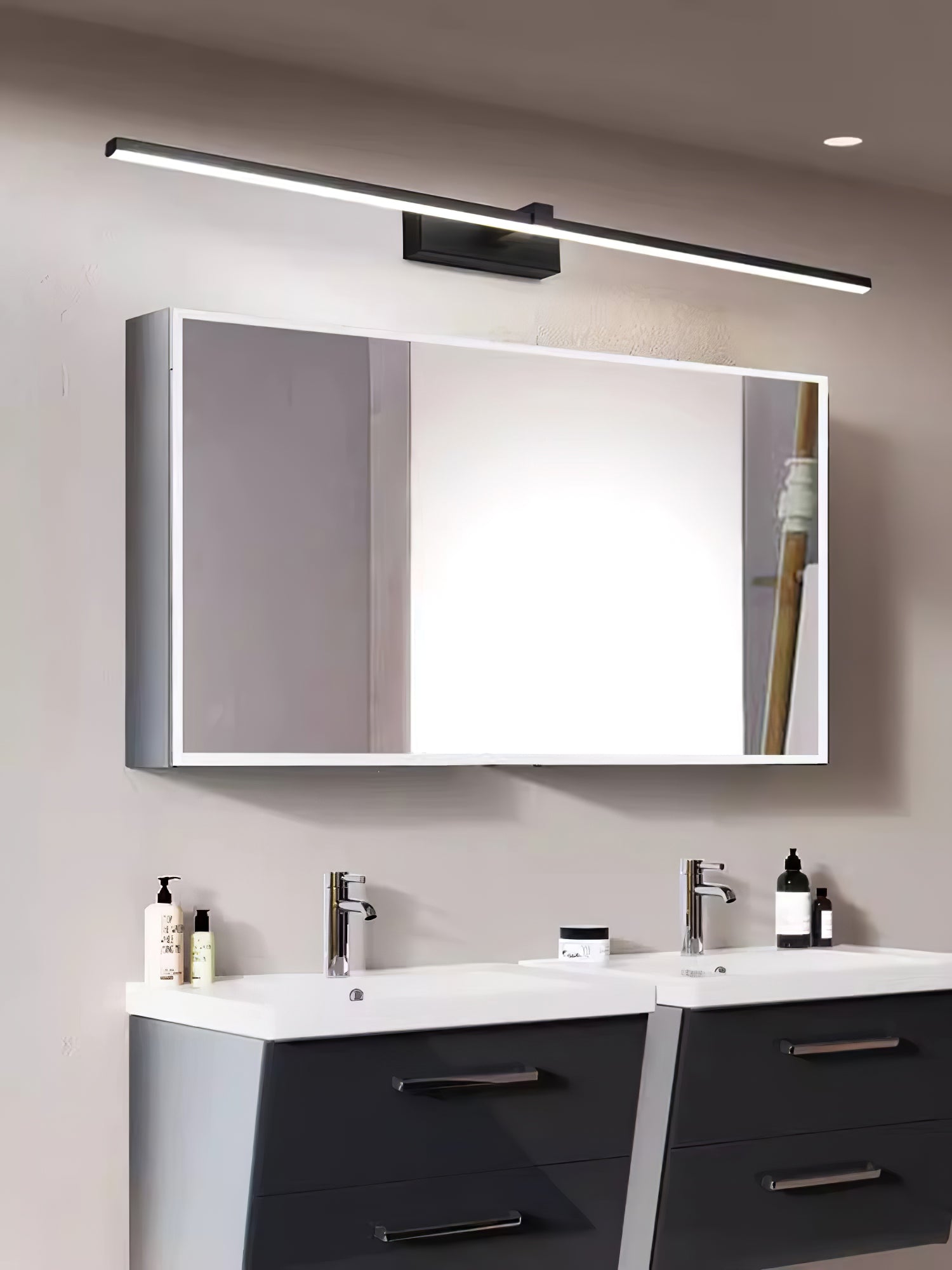 WOW Metal Linear Mirror Wall Light