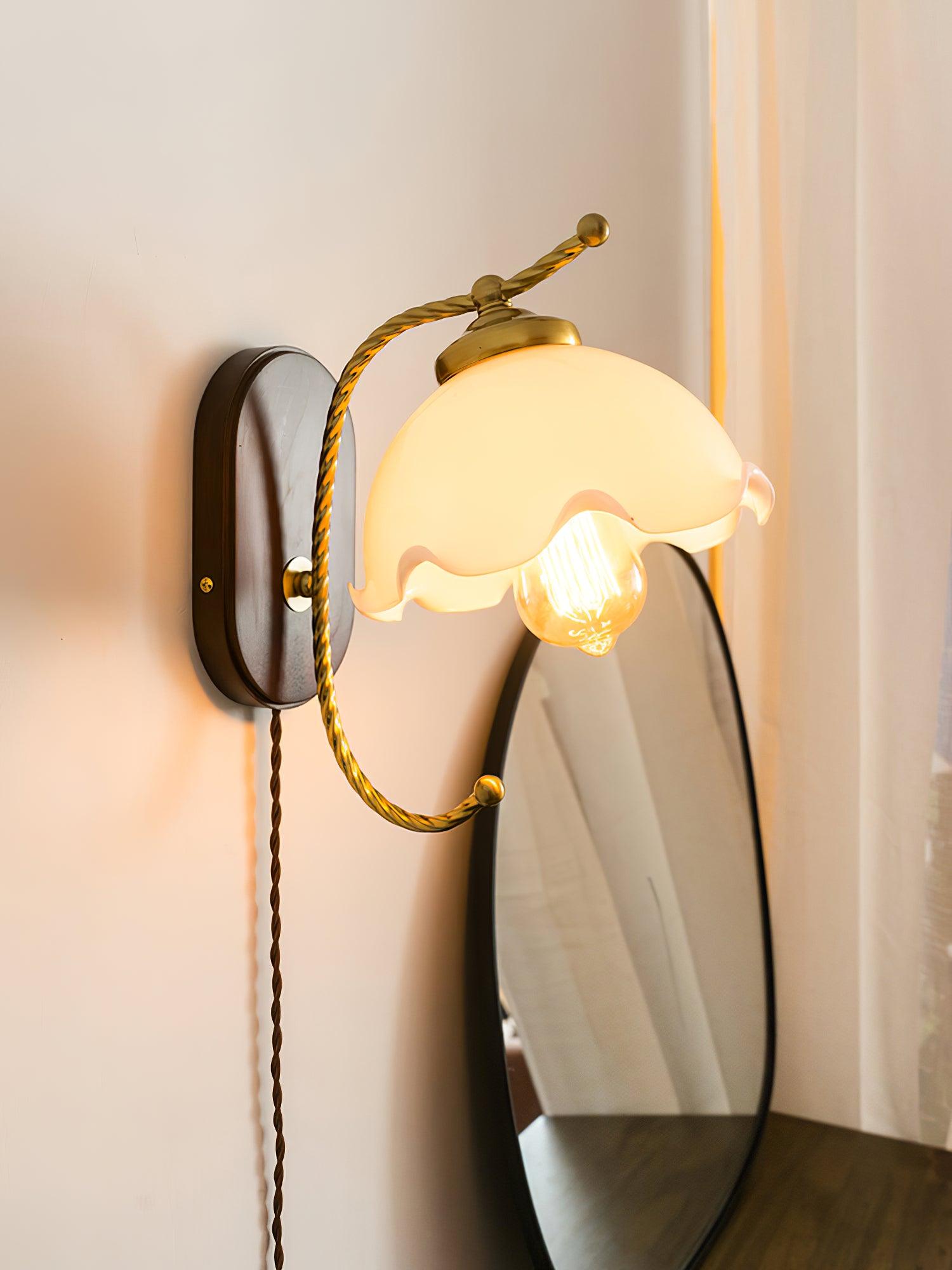 WOW Milky Flower Wall Light