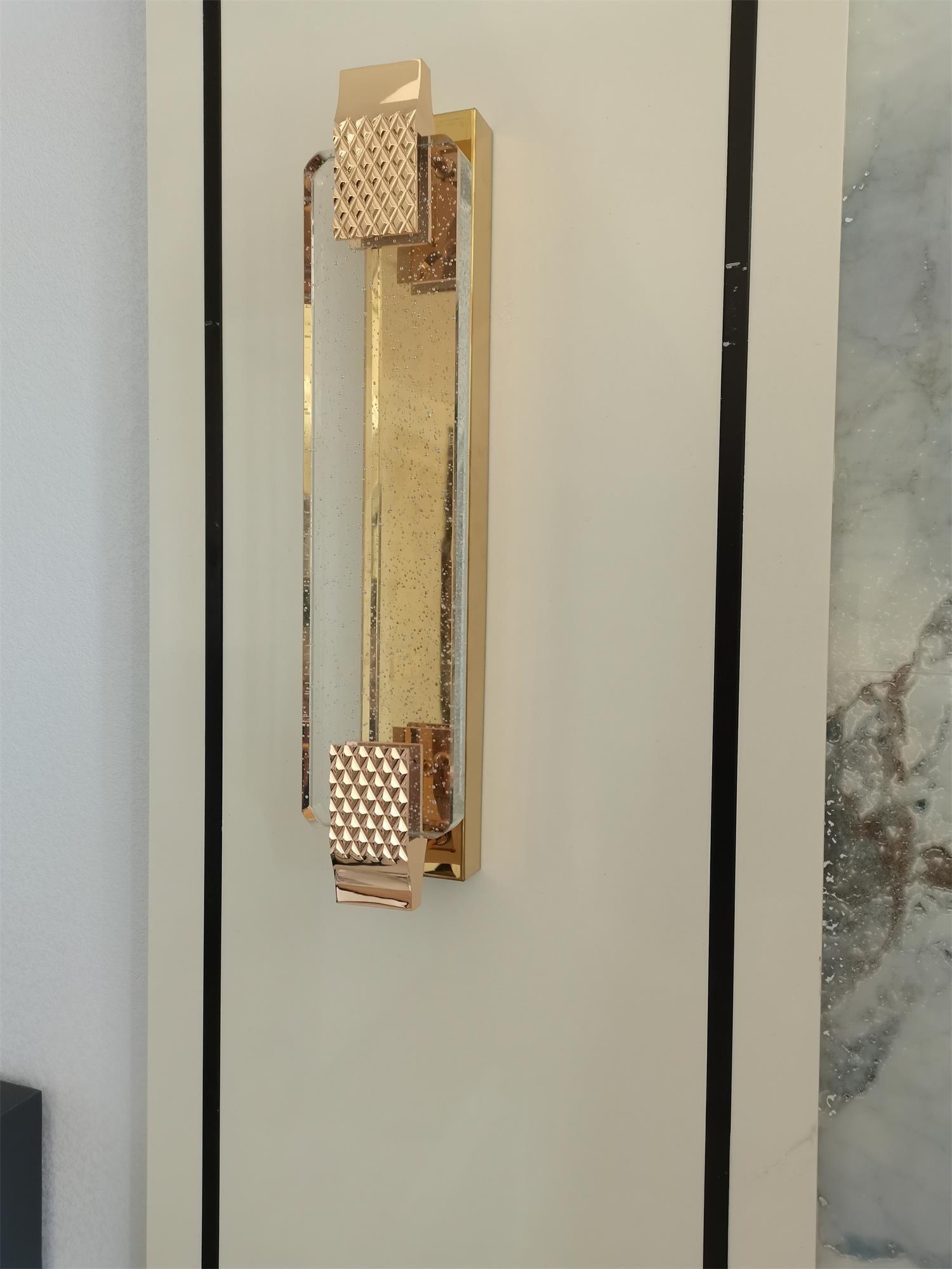 WOW Moet Sconce
