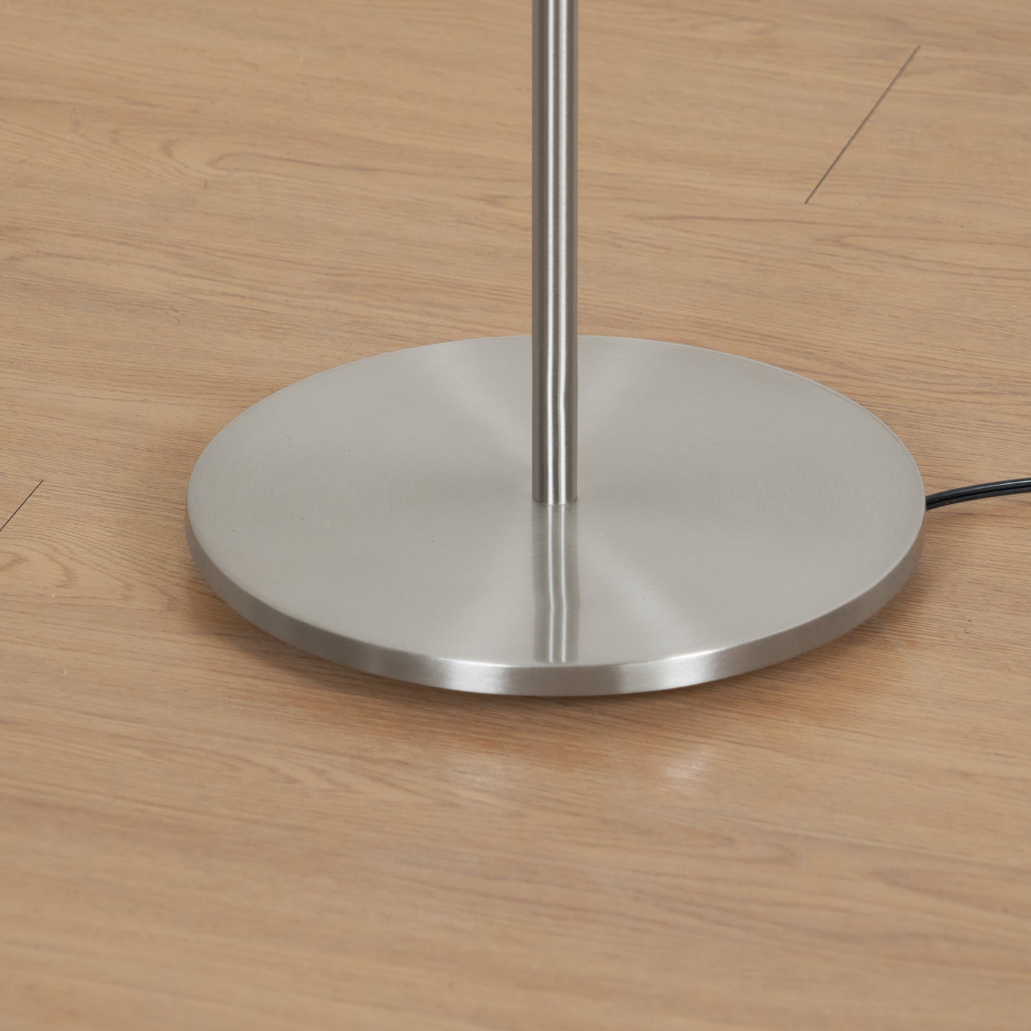 Wow Nelson Floor Lamp