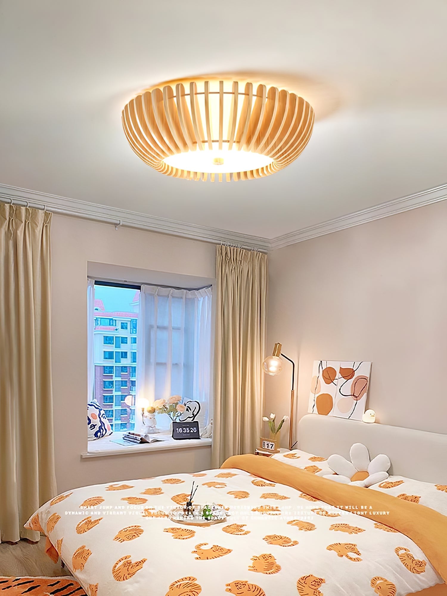 WOW Oakflare Ceiling Lamp