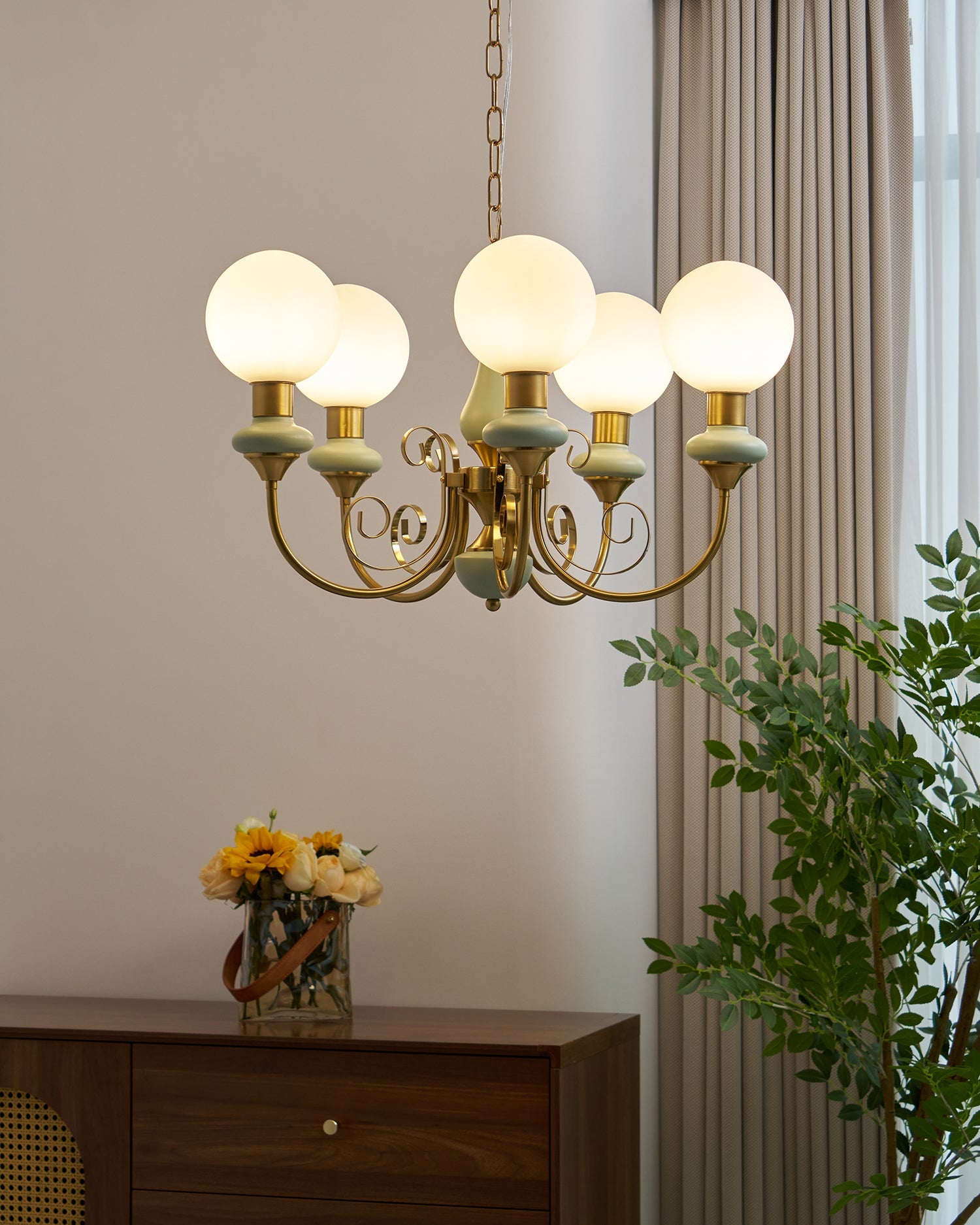WOW Onyx Chandelier
