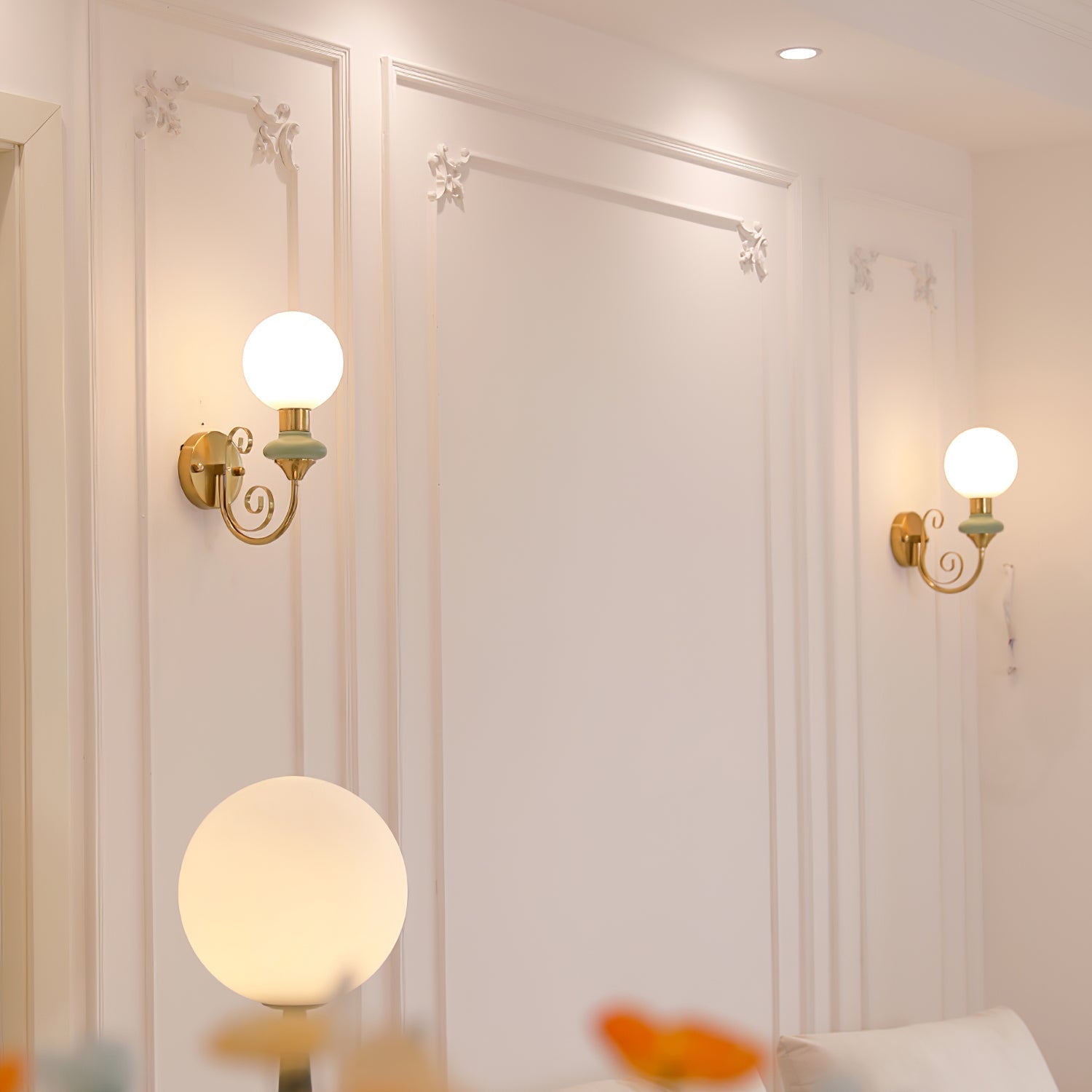 WOW Onyx Wall Lamp