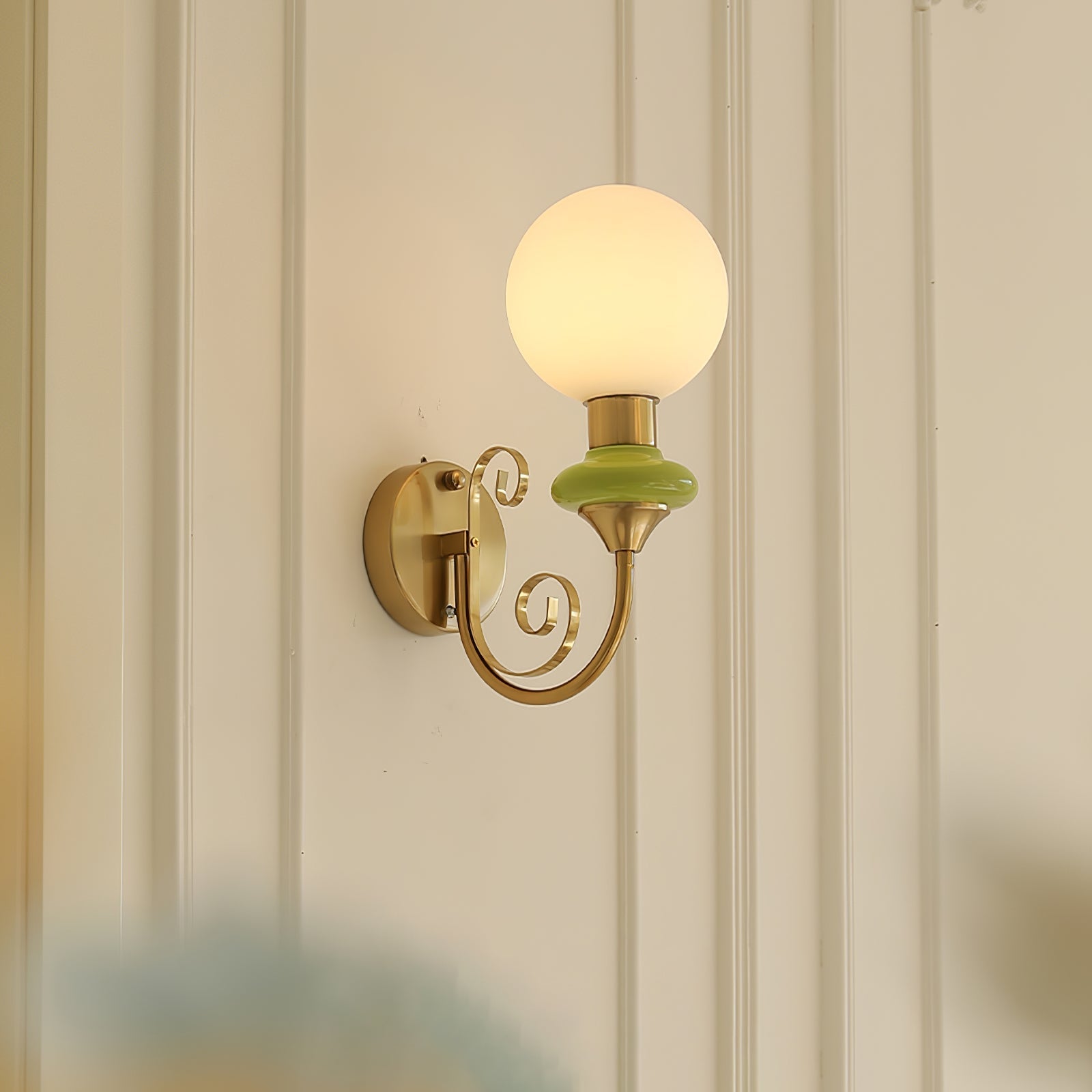 WOW Onyx Wall Lamp