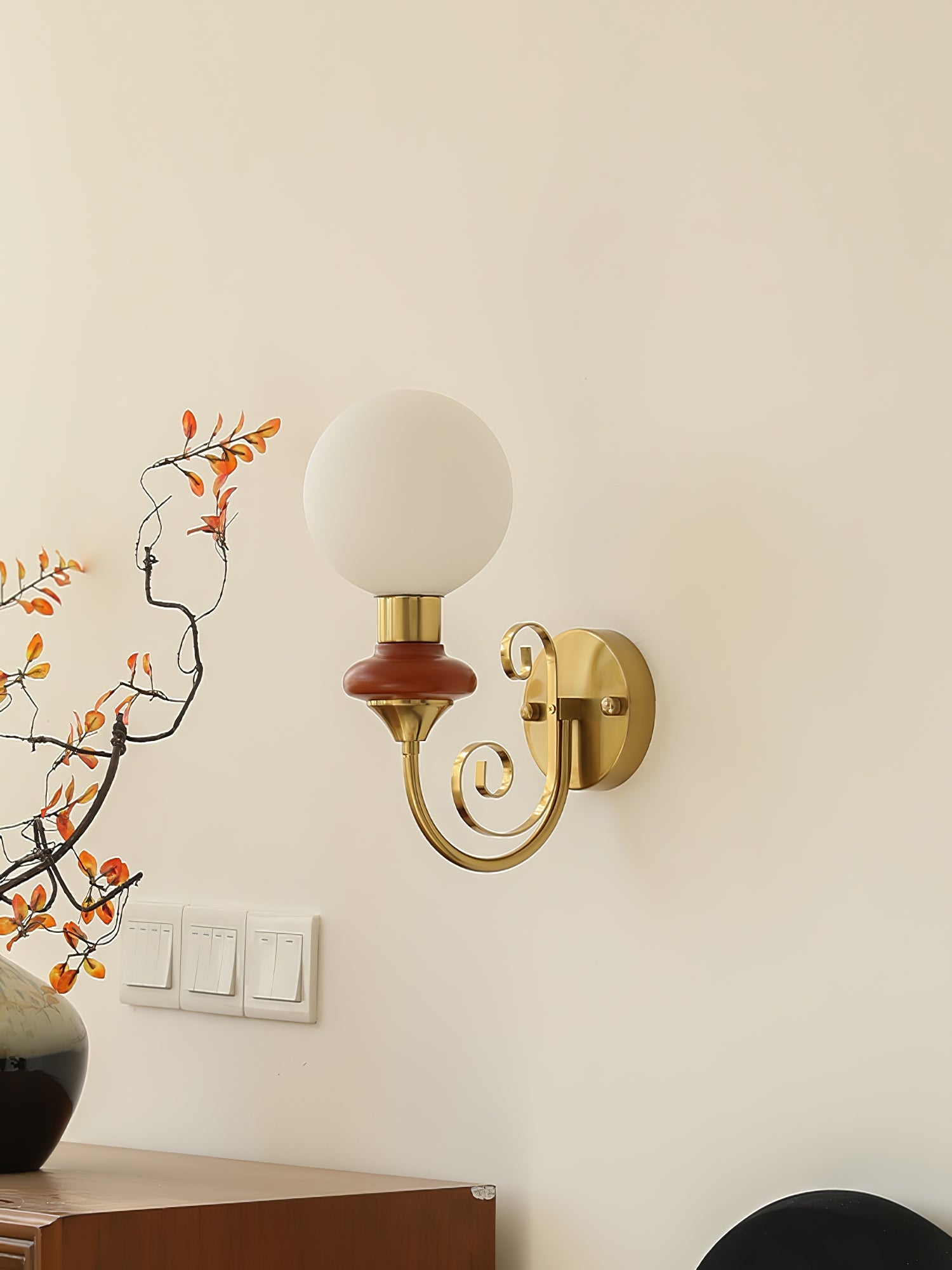 WOW Onyx Wall Lamp