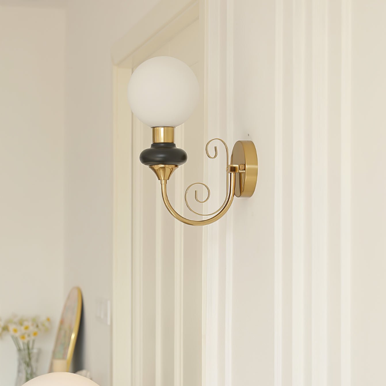 WOW Onyx Wall Lamp