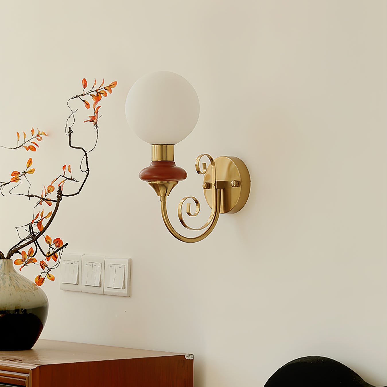 WOW Onyx Wall Lamp