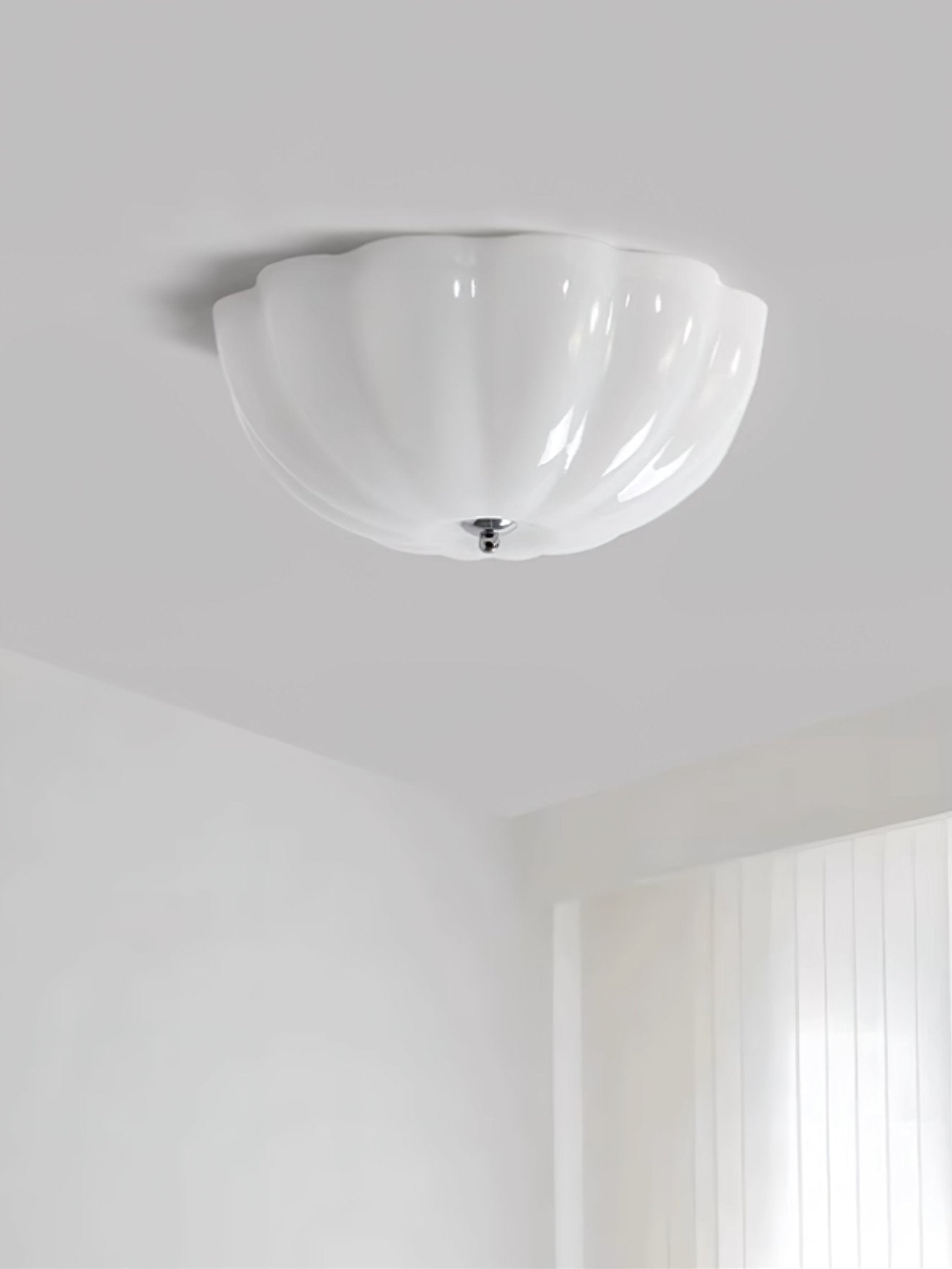 WOW Opal Shell Ceiling Lamp