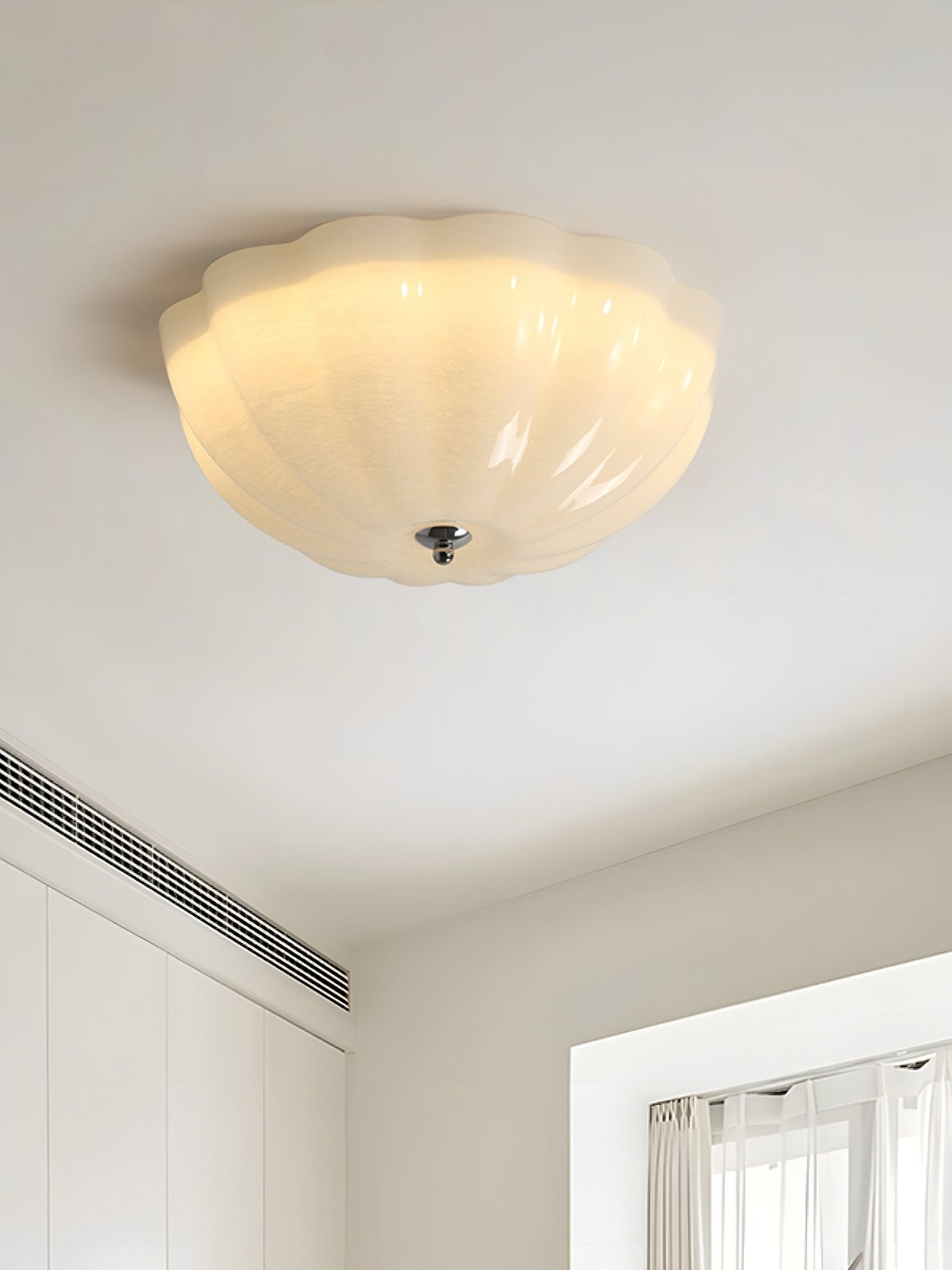 WOW Opal Shell Ceiling Lamp