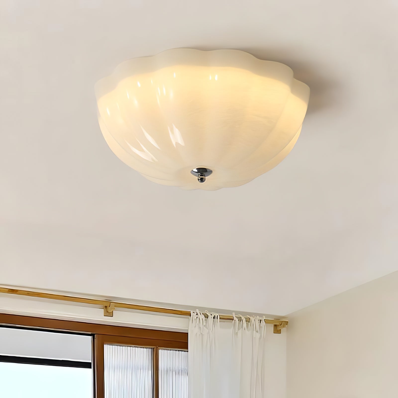 WOW Opal Shell Ceiling Lamp