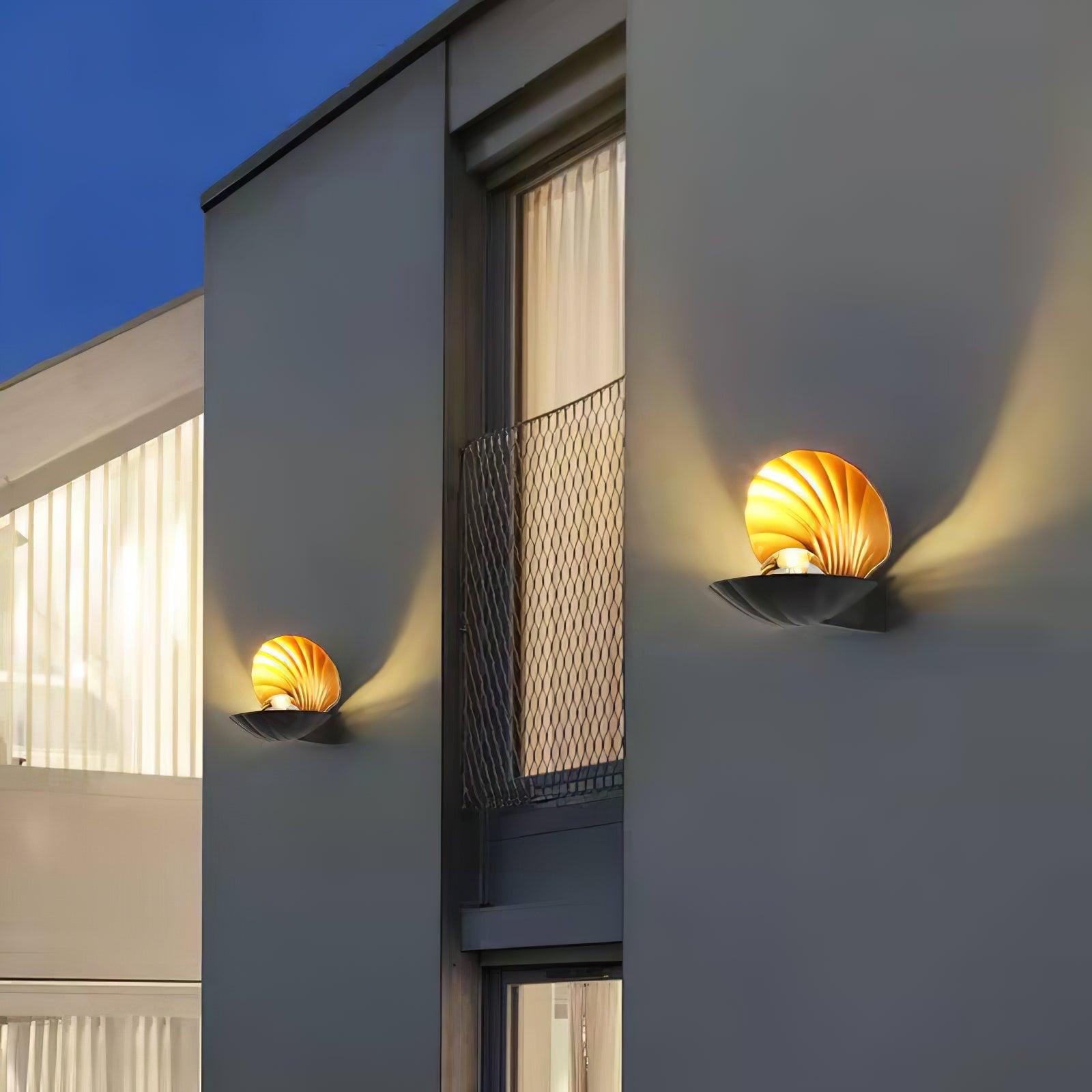 WOW Pearl Clam Wall Light