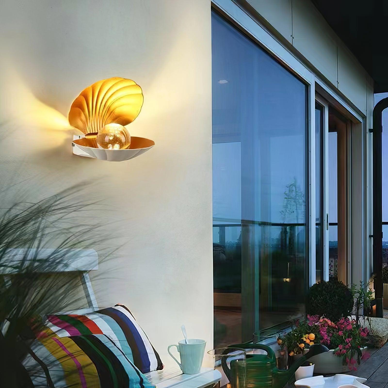 WOW Pearl Clam Wall Light