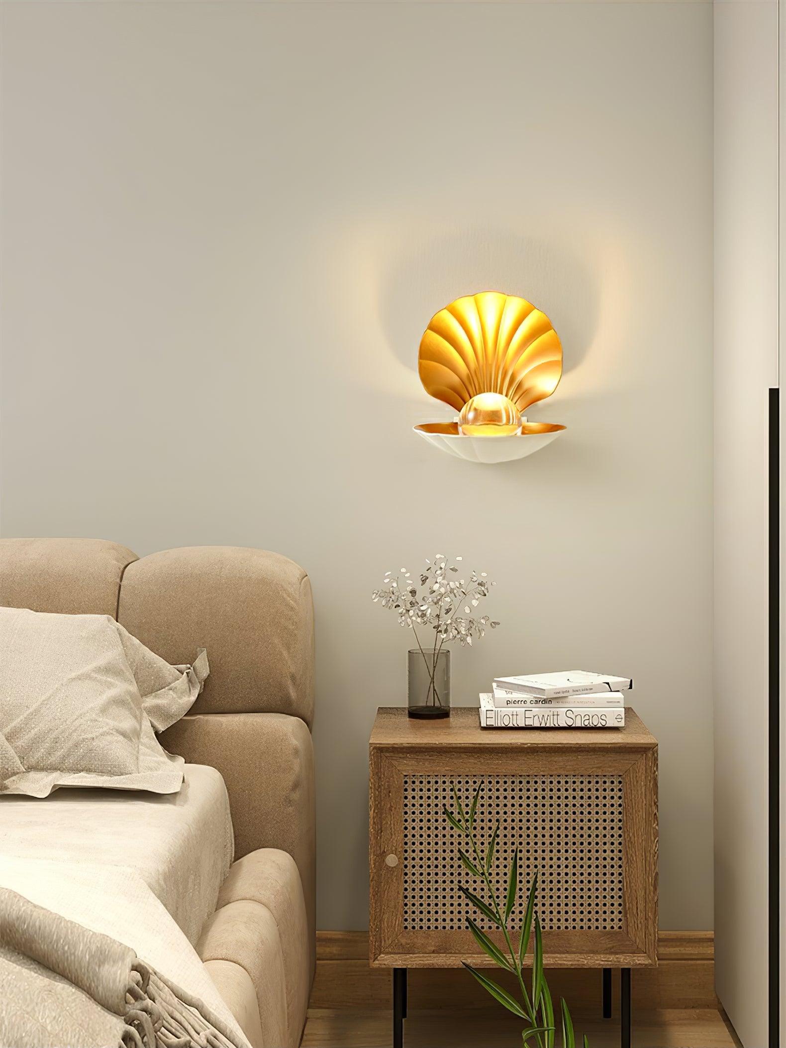 WOW Pearl Clam Wall Light