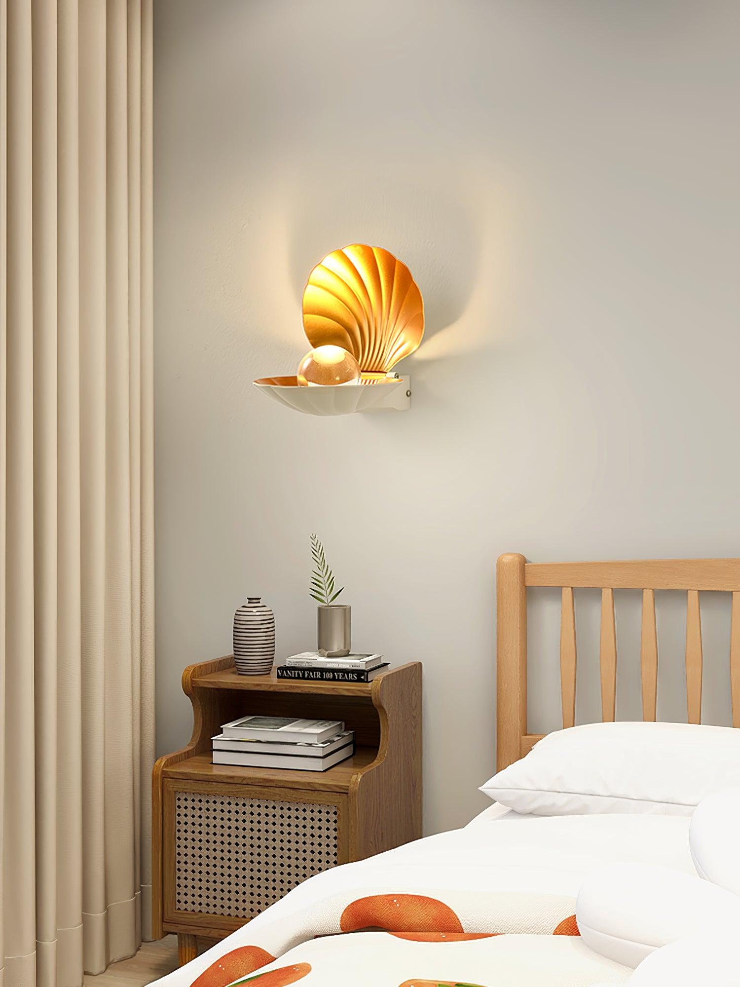 WOW Pearl Clam Wall Light