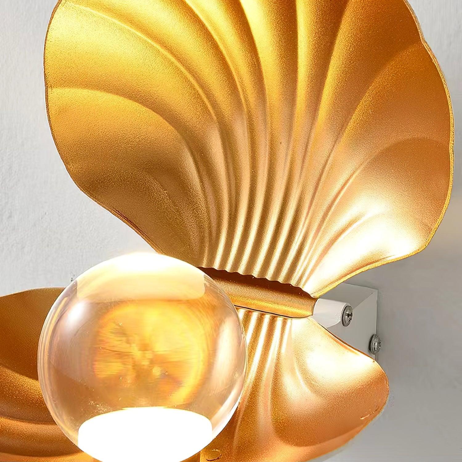 WOW Pearl Clam Wall Light