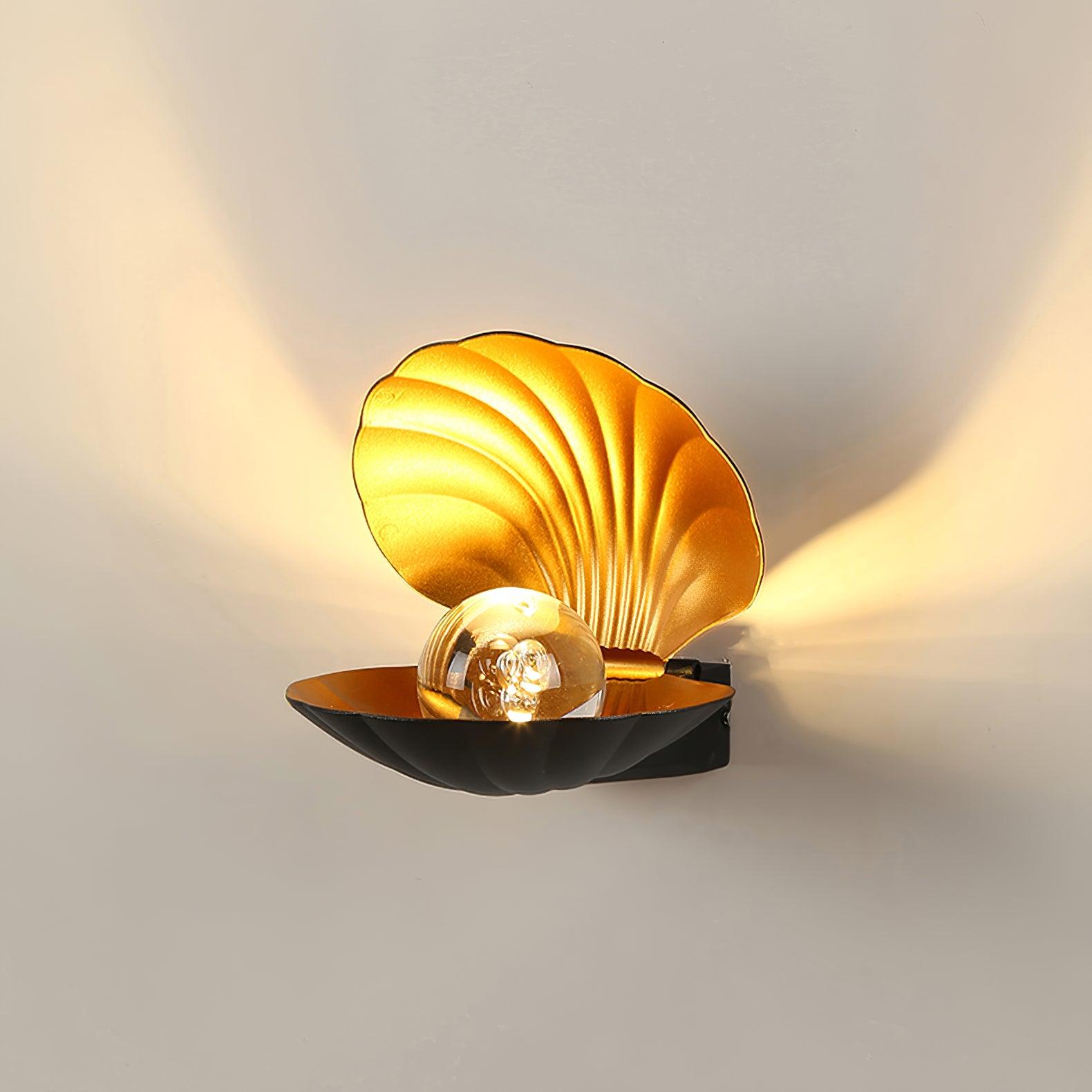 WOW Pearl Clam Wall Light