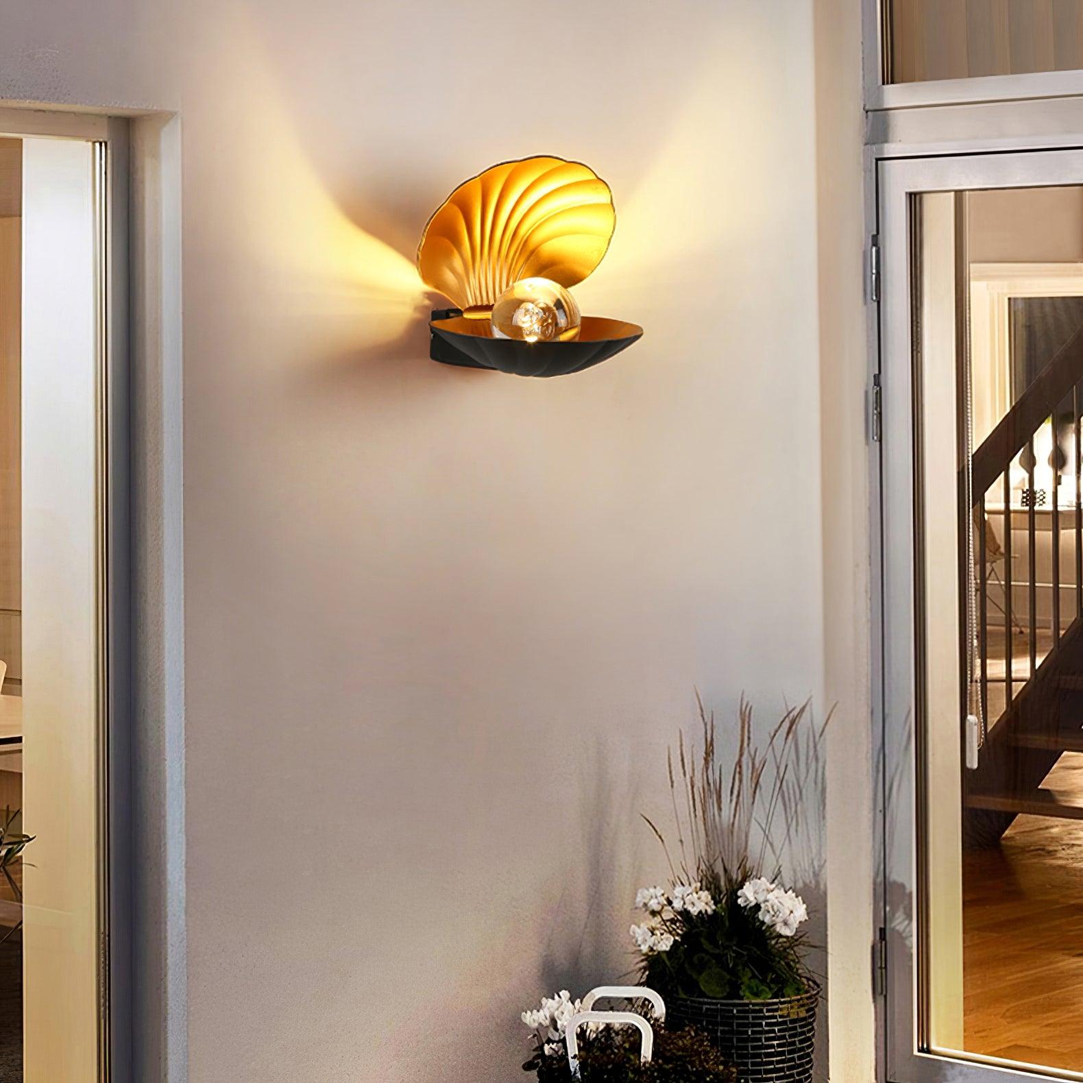 WOW Pearl Clam Wall Light