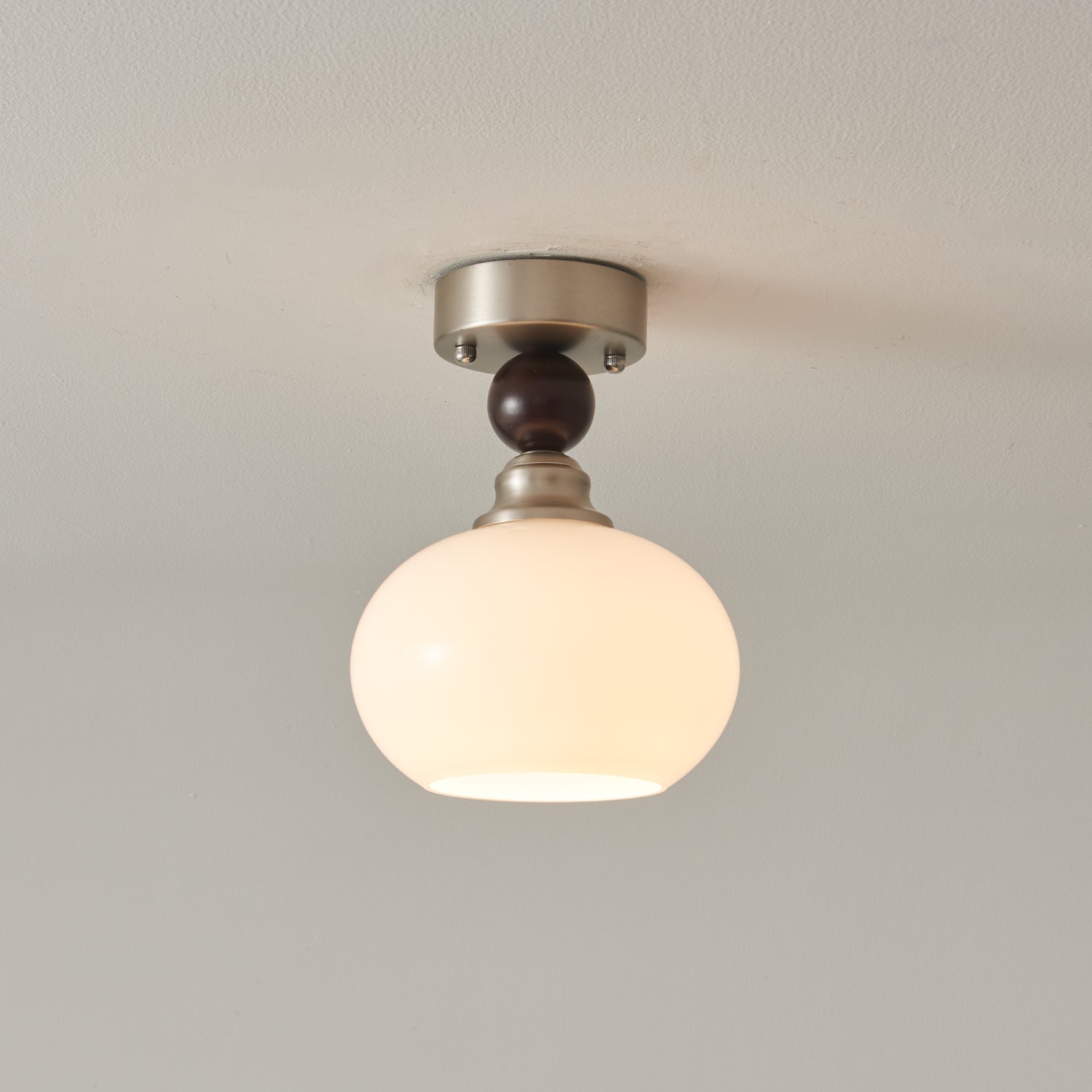 WOW Pearl Sphere Ceiling Lamp