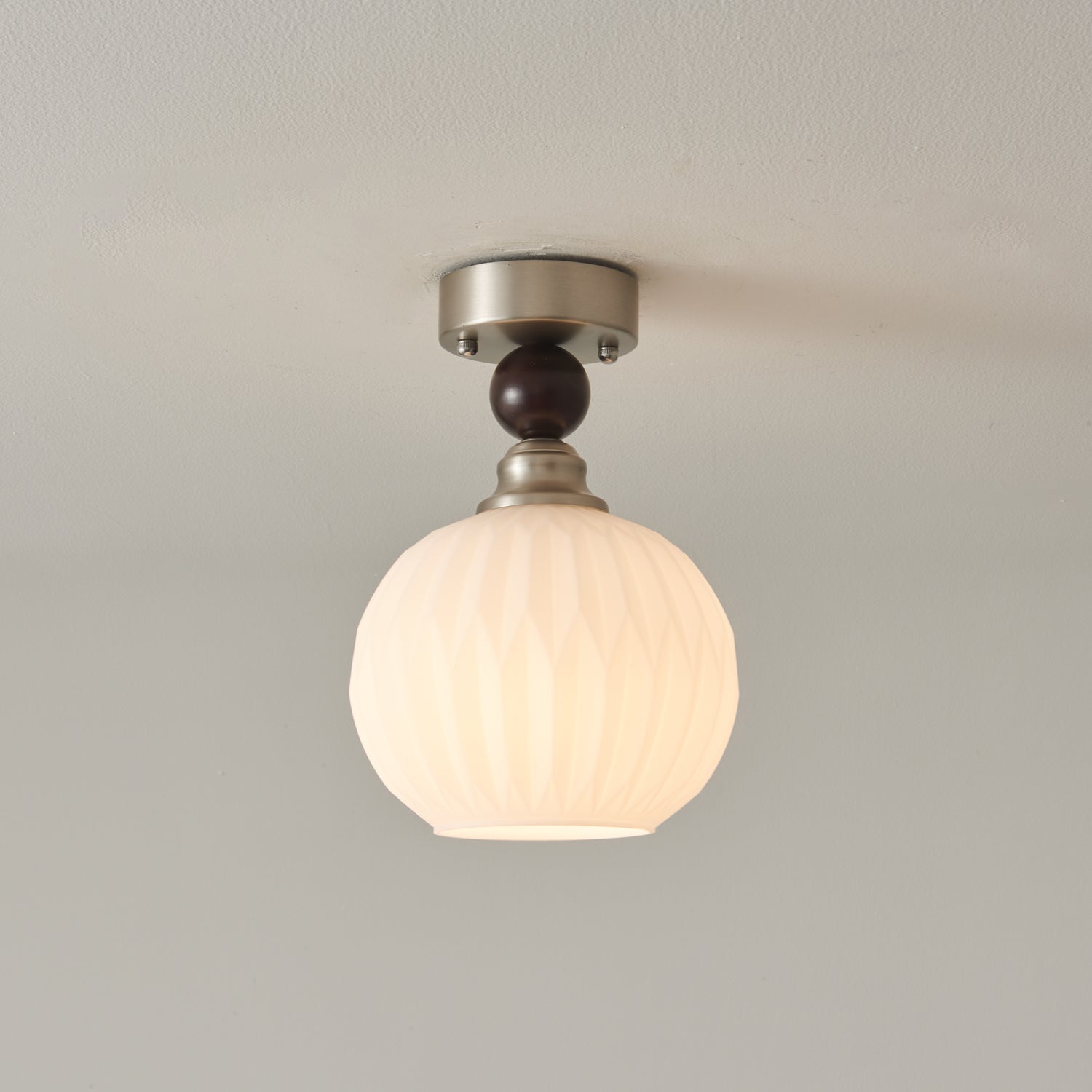 WOW Pearl Sphere Ceiling Lamp