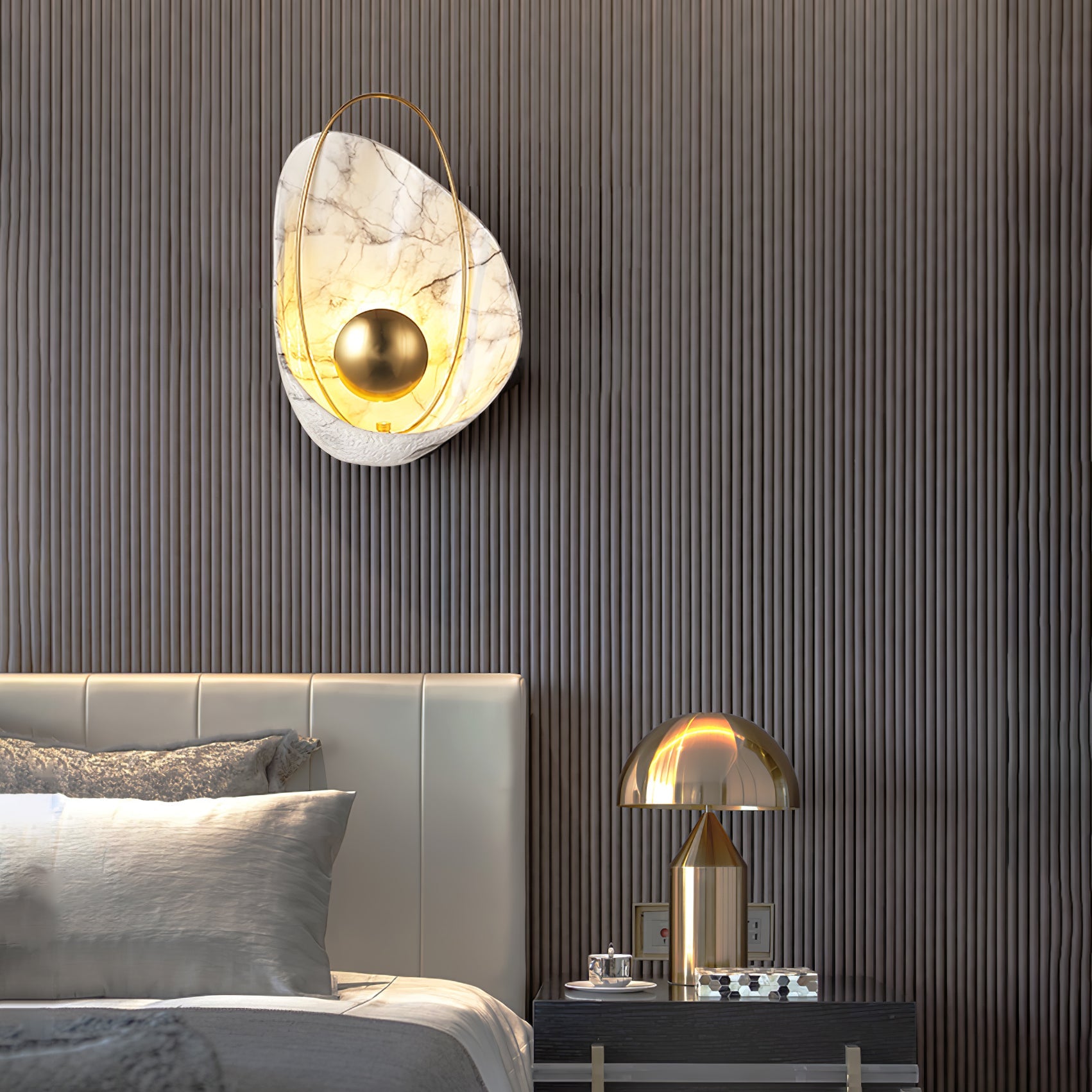 WOW Pearl Wall Lamp