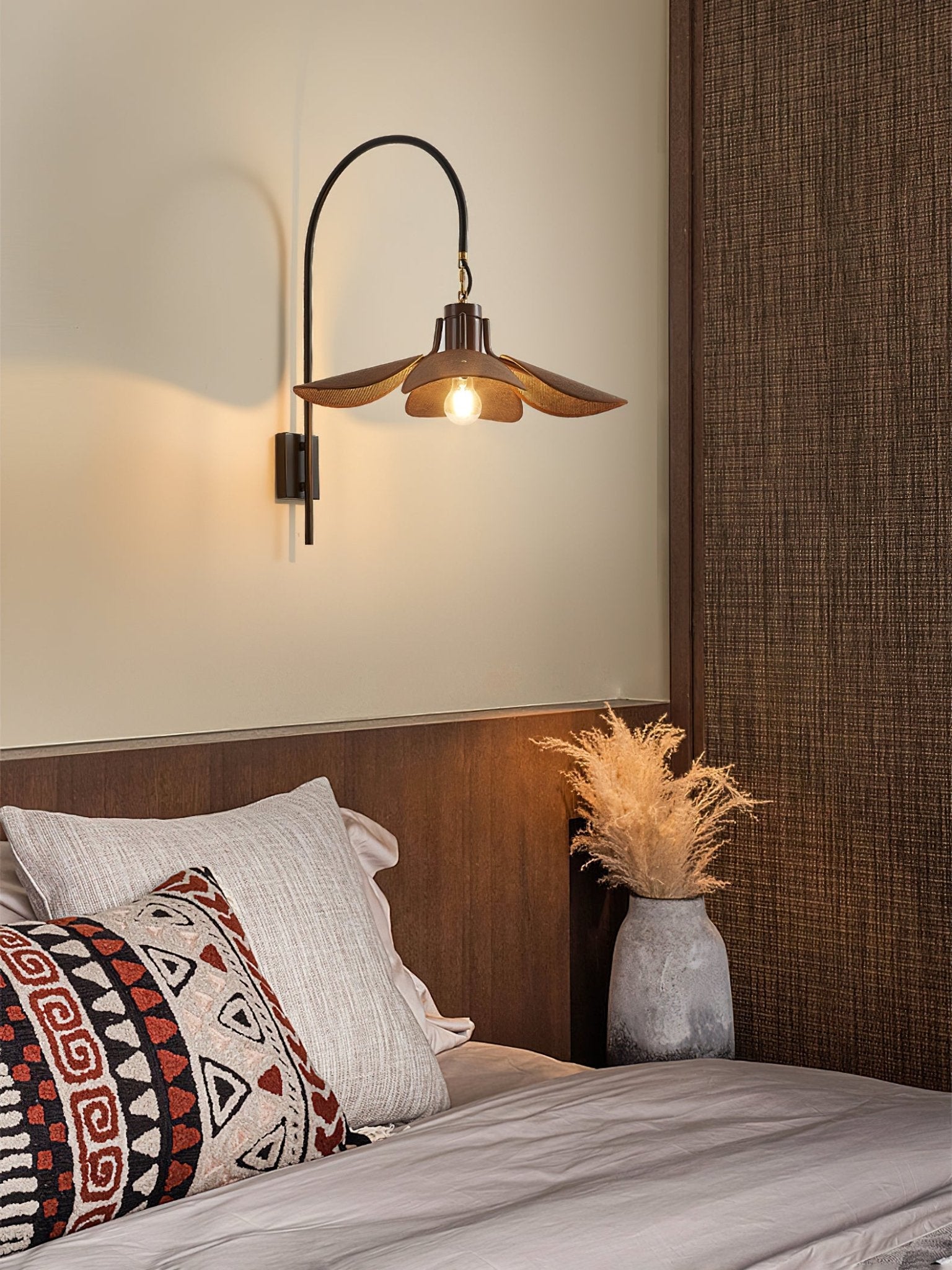 WOW Petal Bloom Wall Lamp