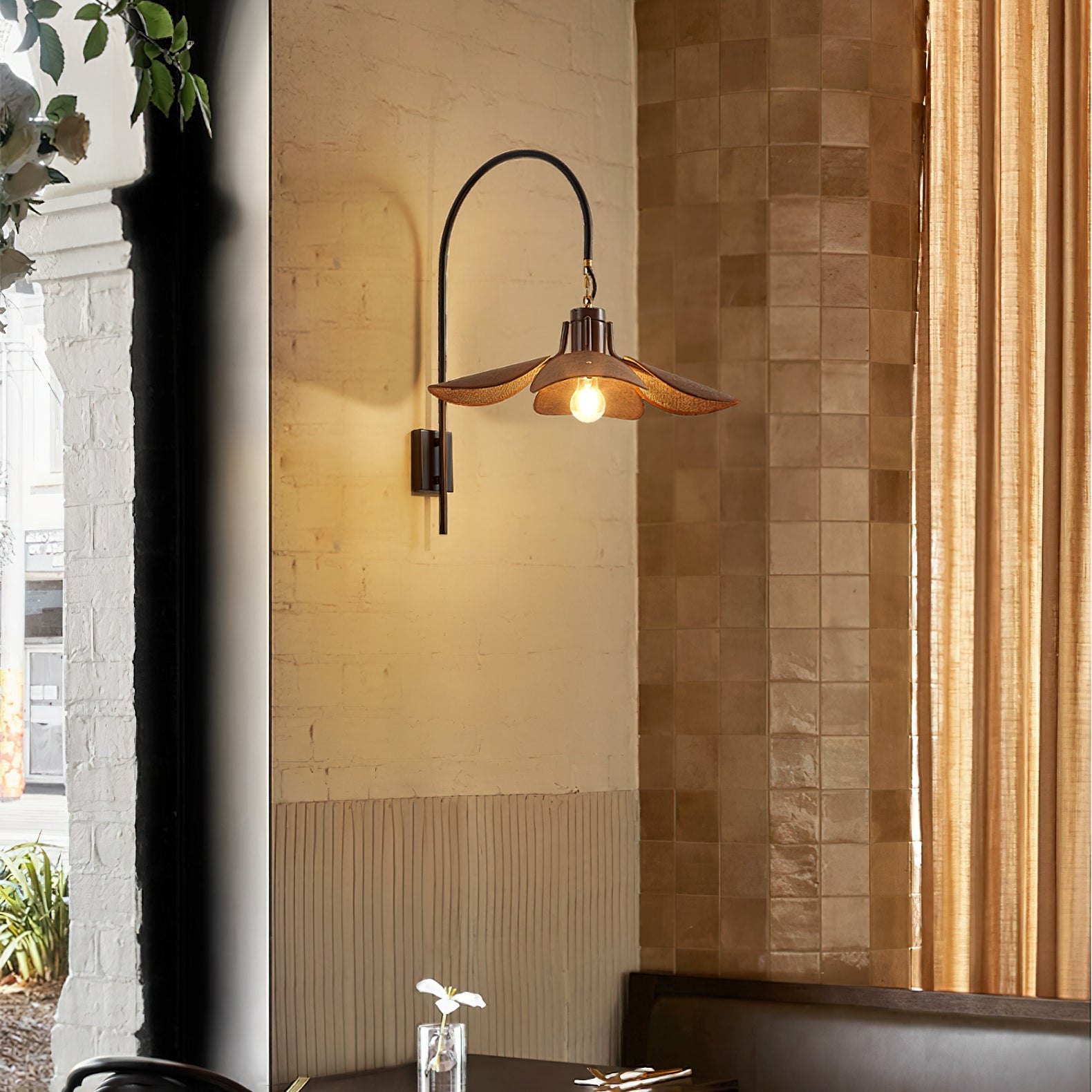 WOW Petal Bloom Wall Lamp