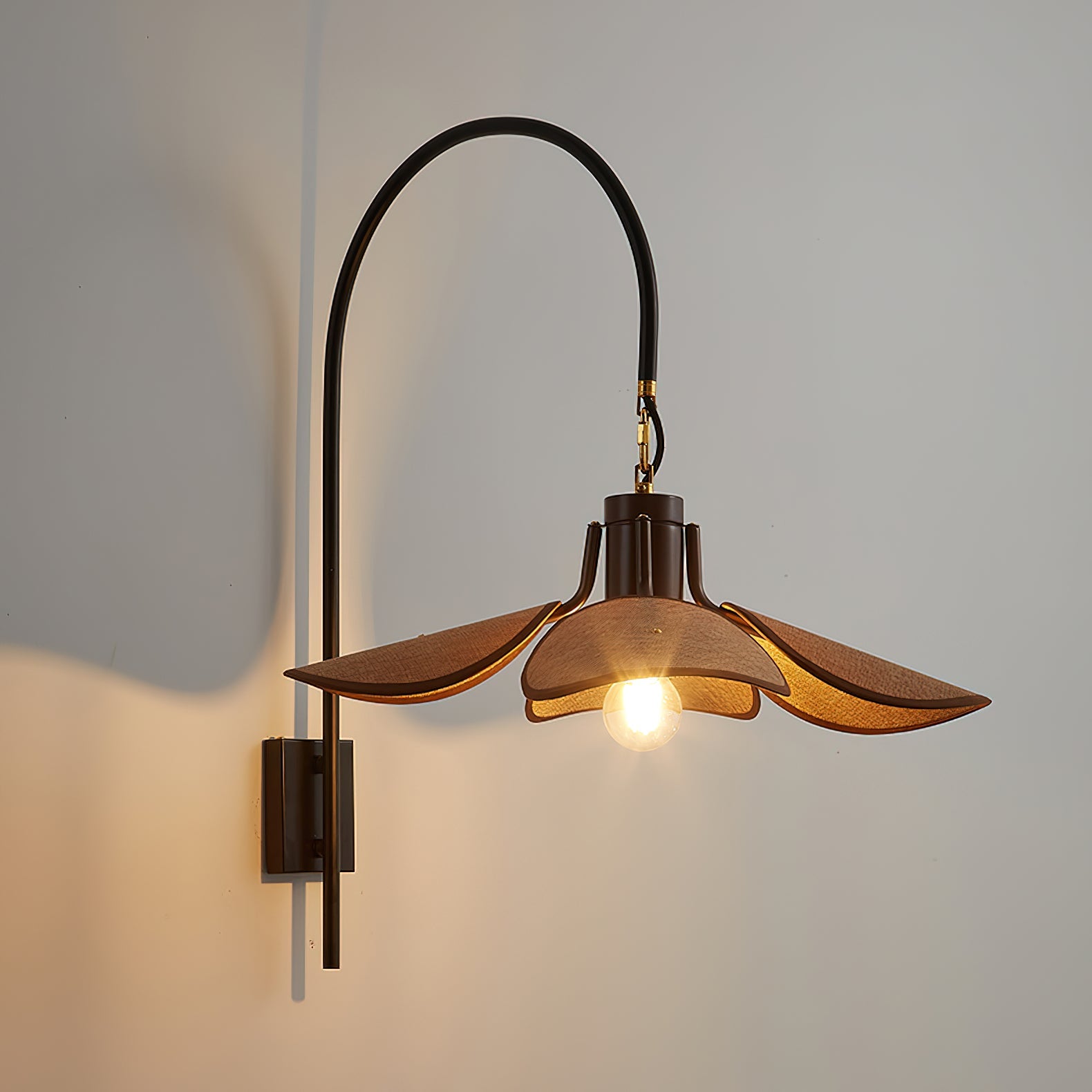 WOW Petal Bloom Wall Lamp