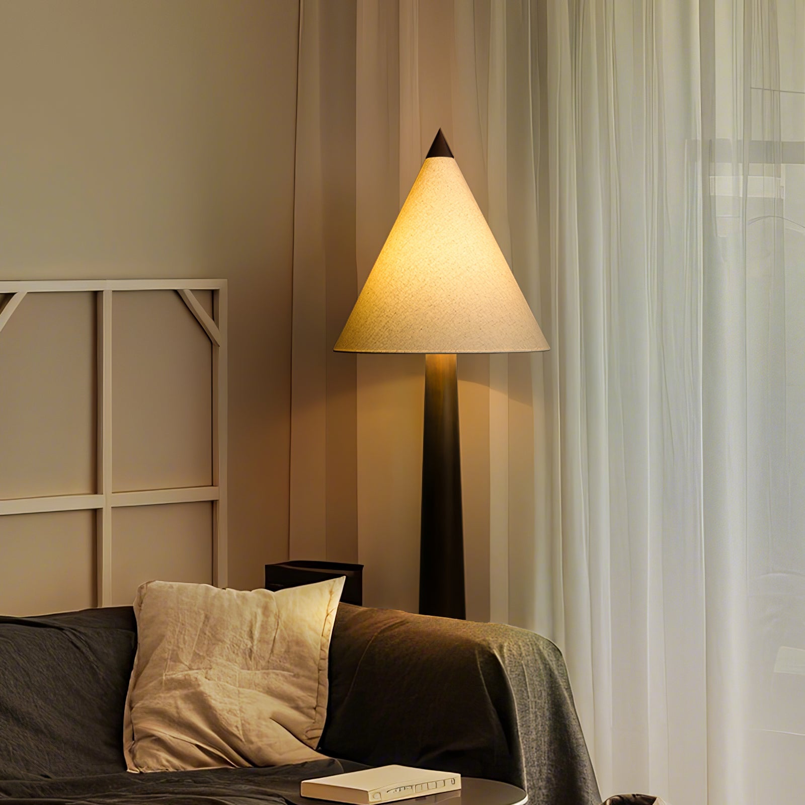 WOW Pinecone Wooden Floor Lamp