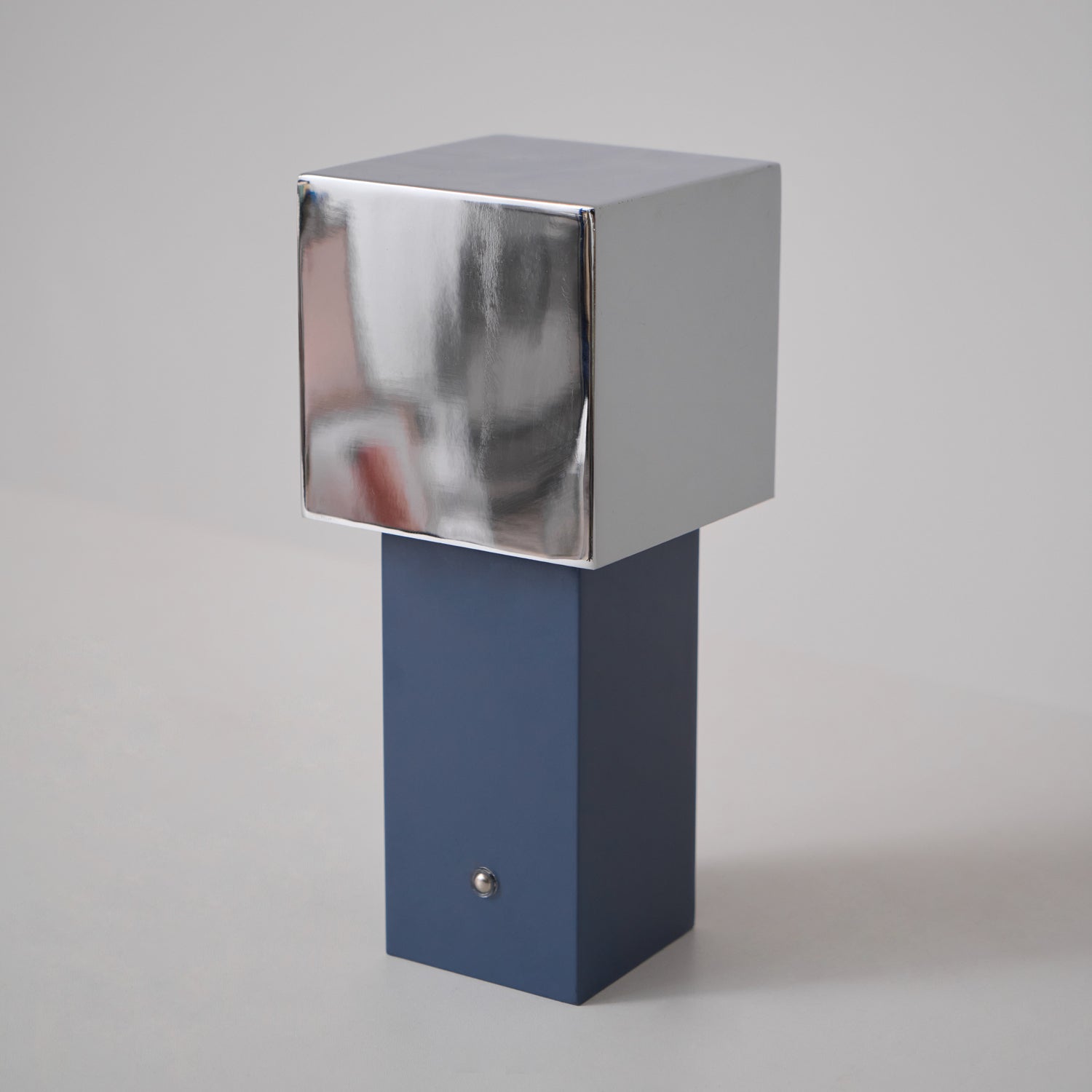 WOW Pivot Portable Table Lamp