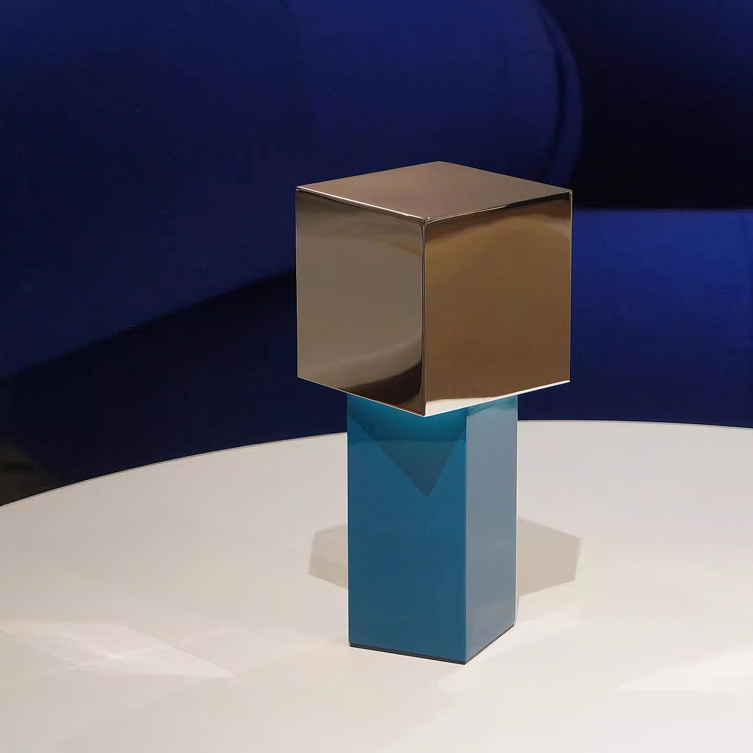 WOW Pivot Portable Table Lamp
