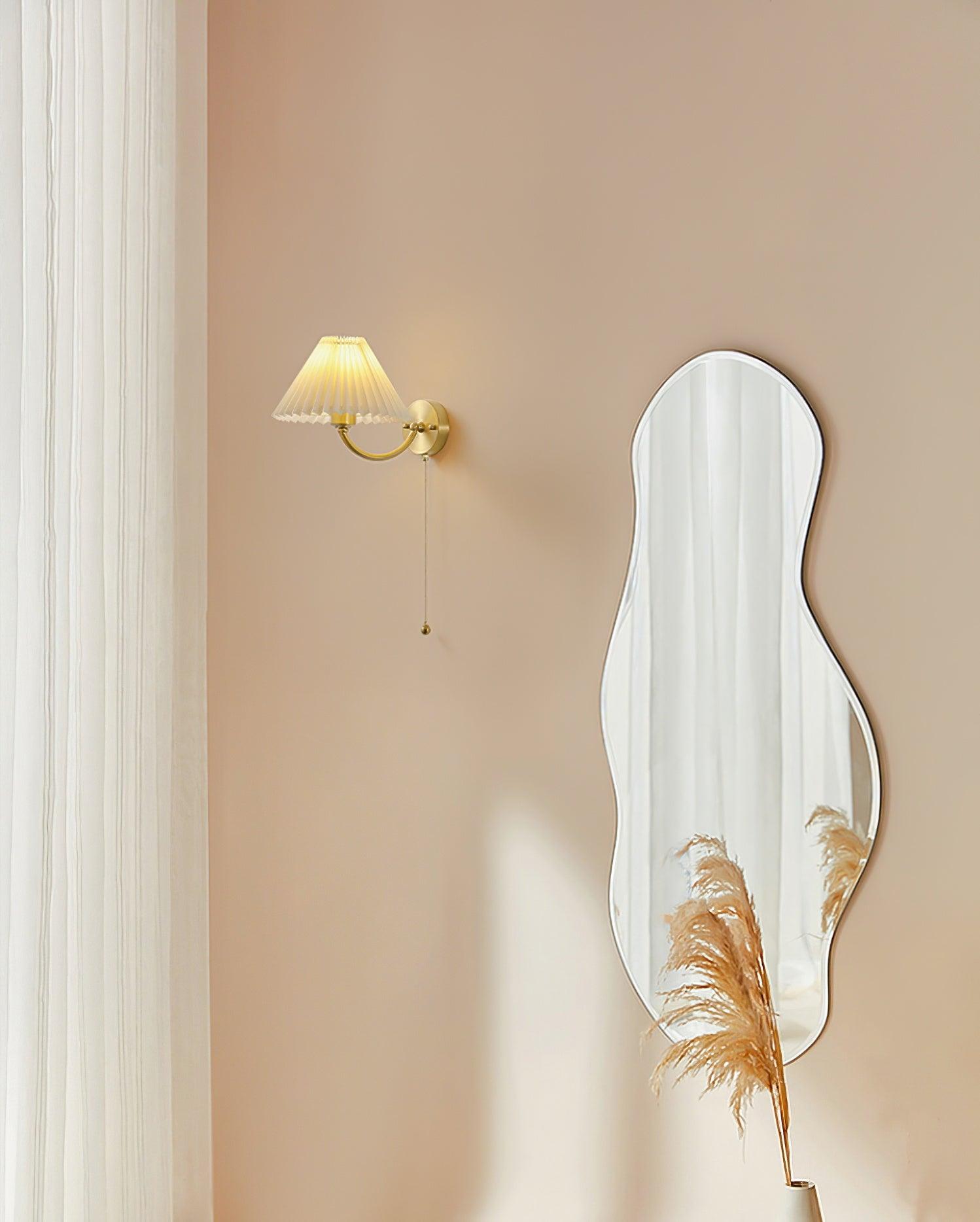 WOW Pleated Wall Lamp