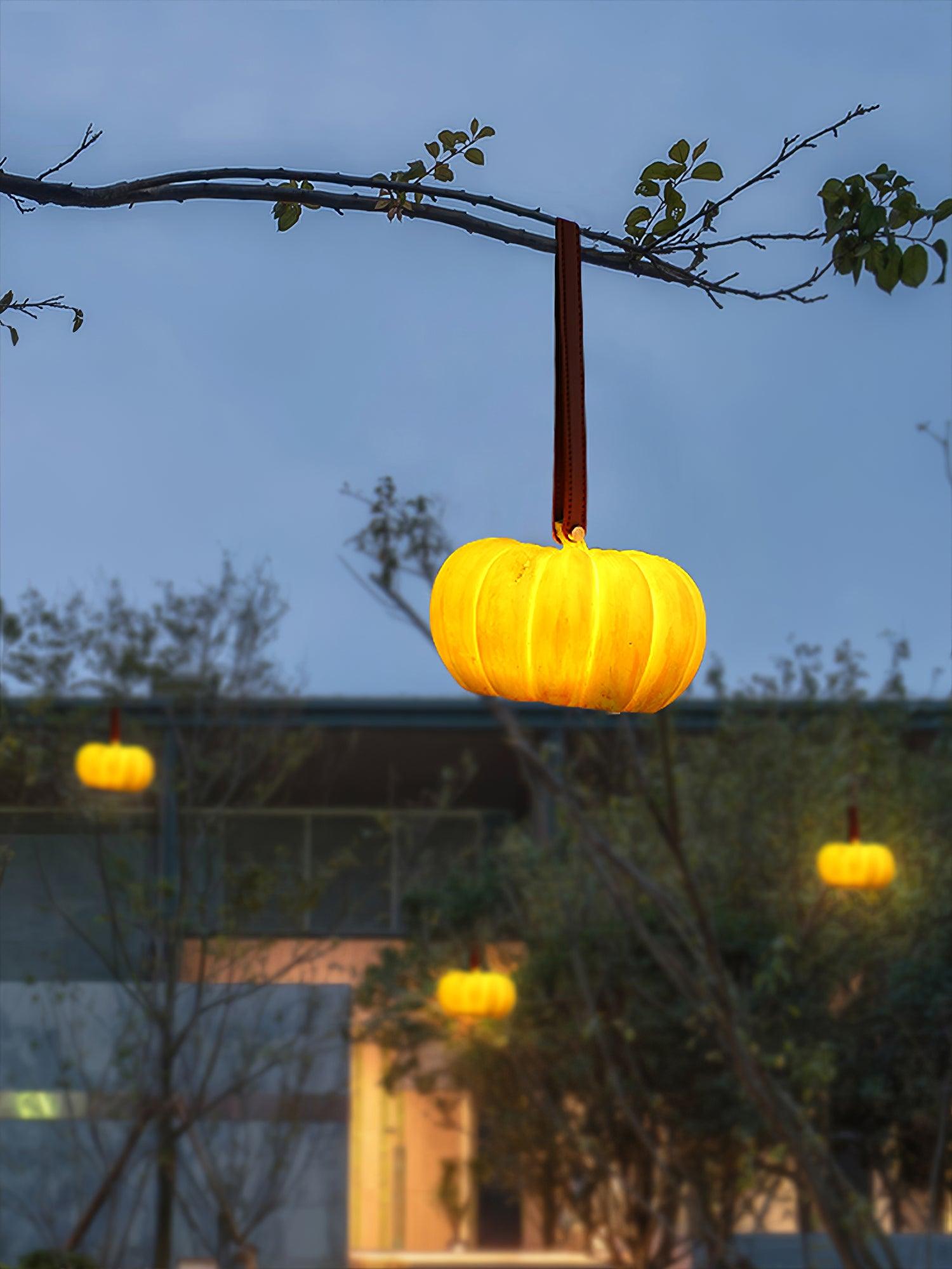 WOW Portable Pumpkin Built-in Battery Table Lamp