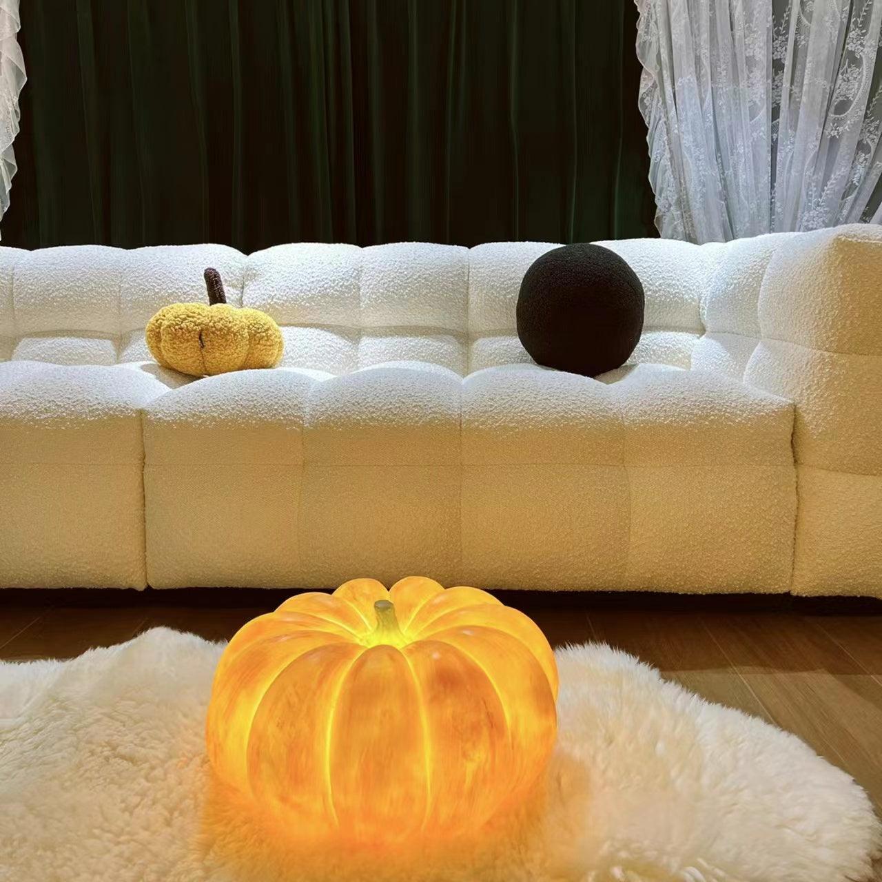 WOW Portable Pumpkin Built-in Battery Table Lamp