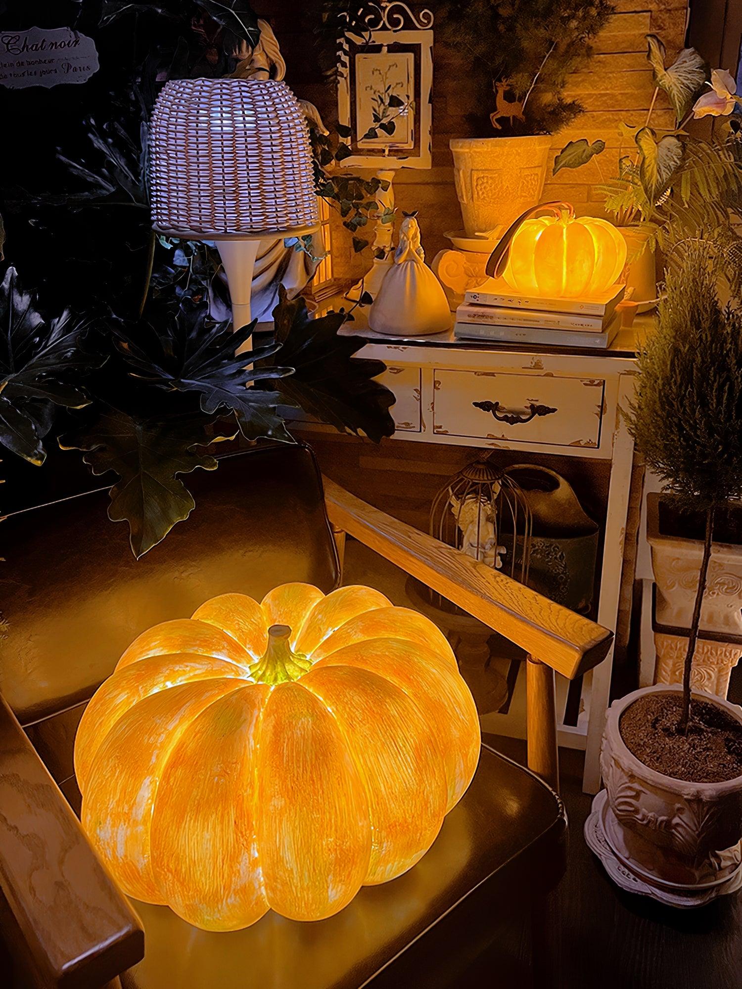 WOW Portable Pumpkin Built-in Battery Table Lamp