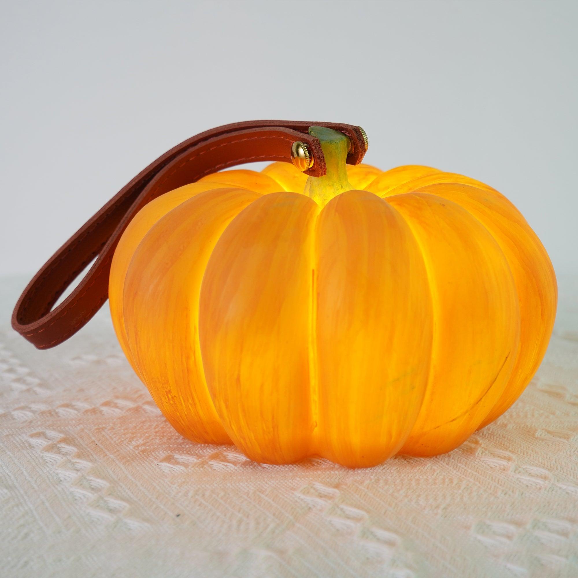WOW Portable Pumpkin Built-in Battery Table Lamp