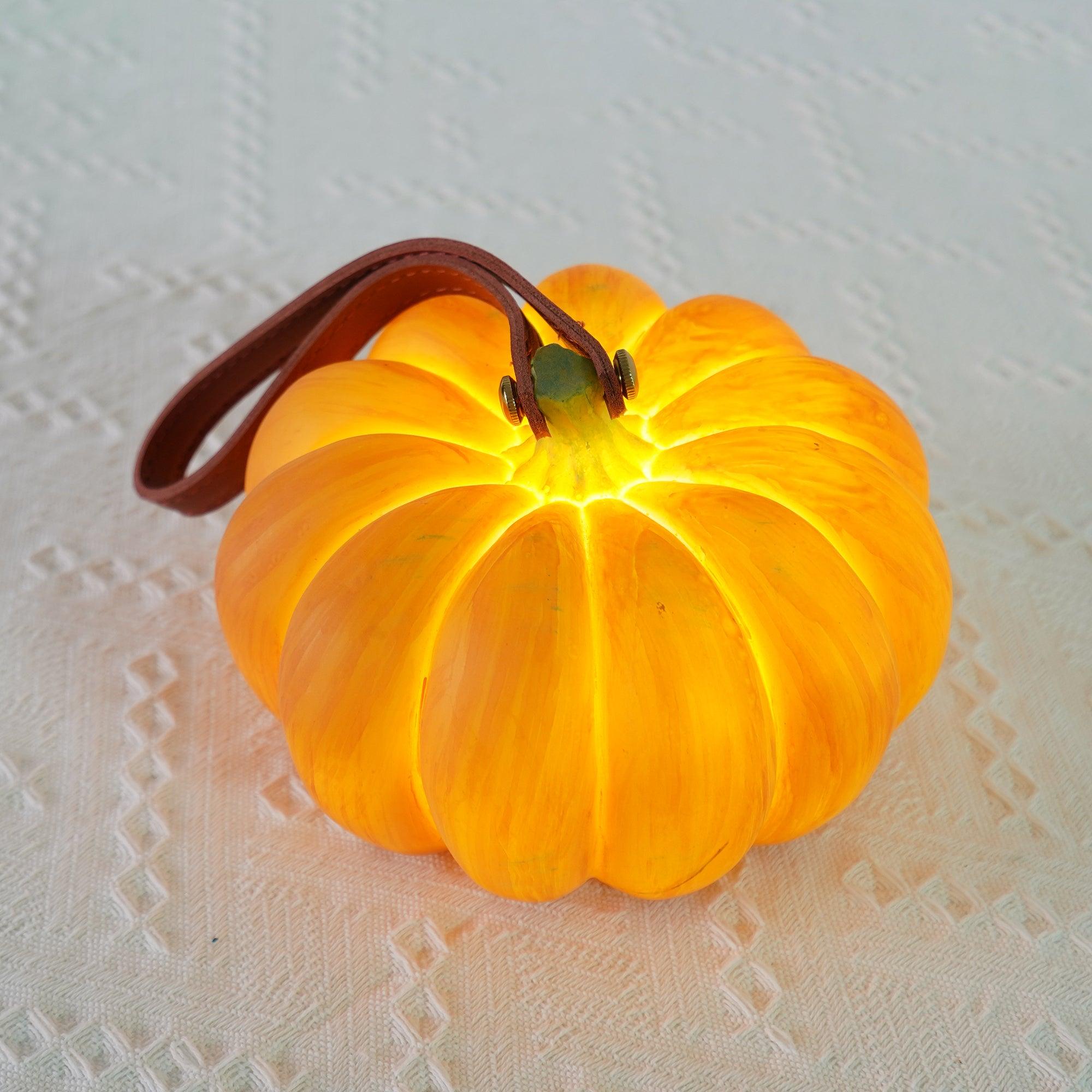 WOW Portable Pumpkin Built-in Battery Table Lamp