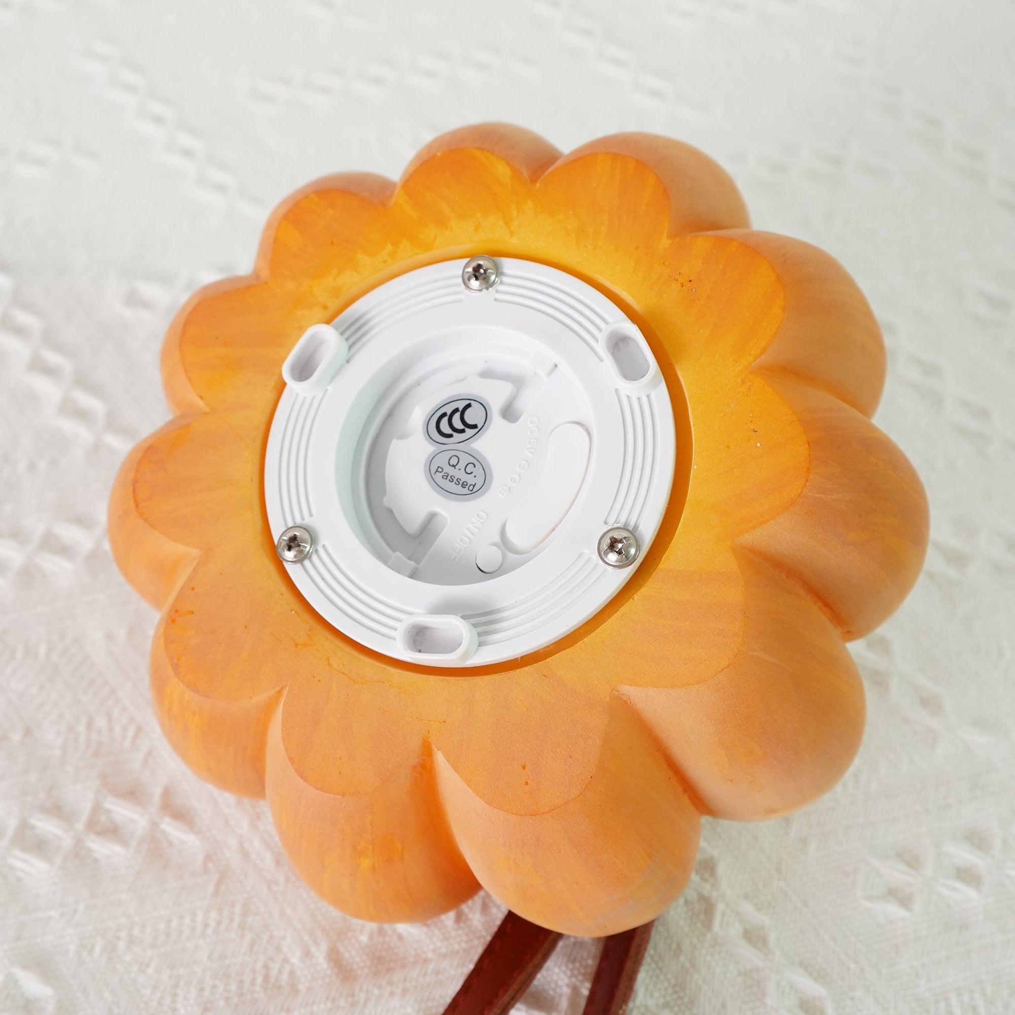WOW Portable Pumpkin Built-in Battery Table Lamp